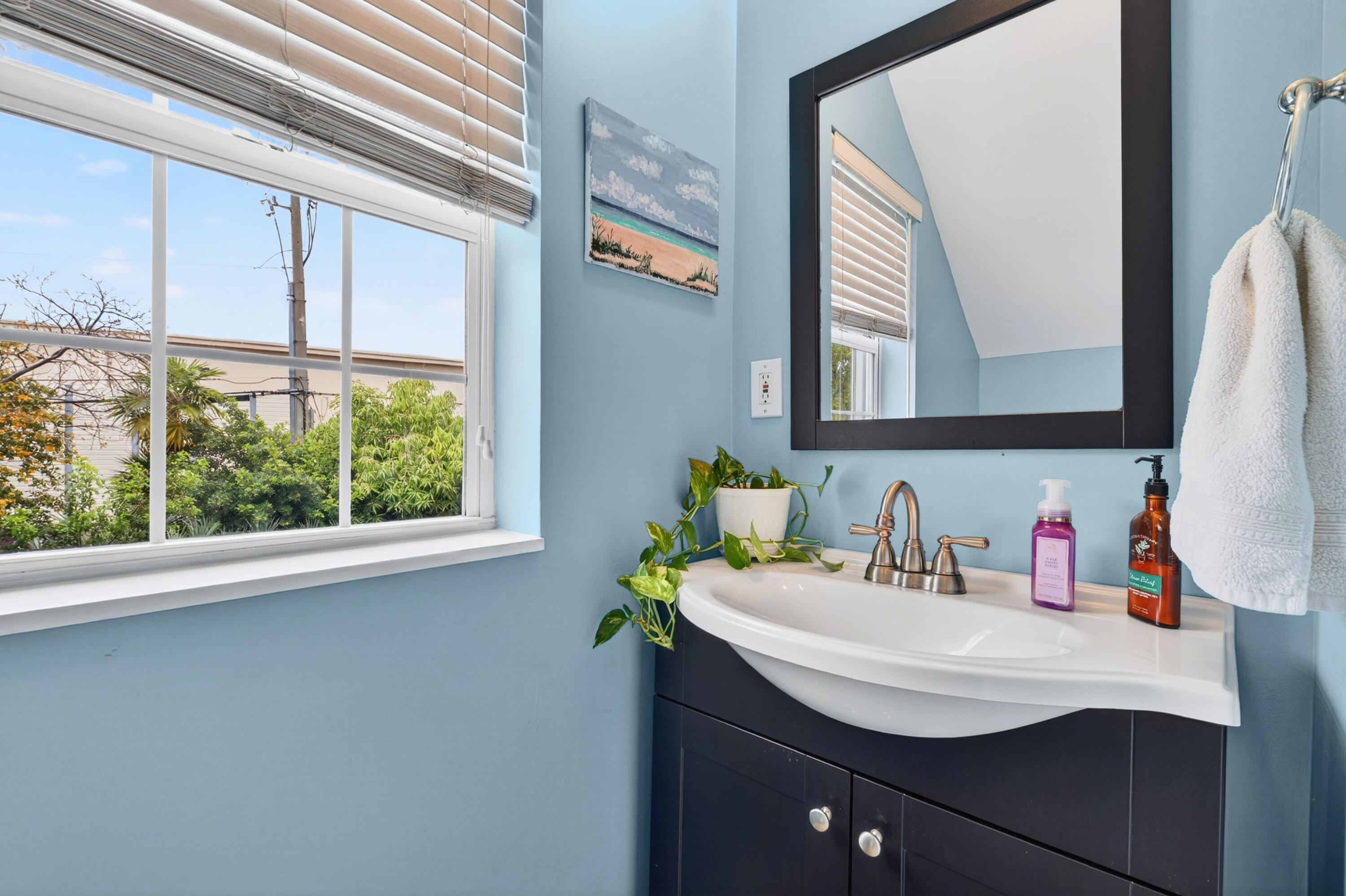 3029 N Roosevelt Boulevard APT 11