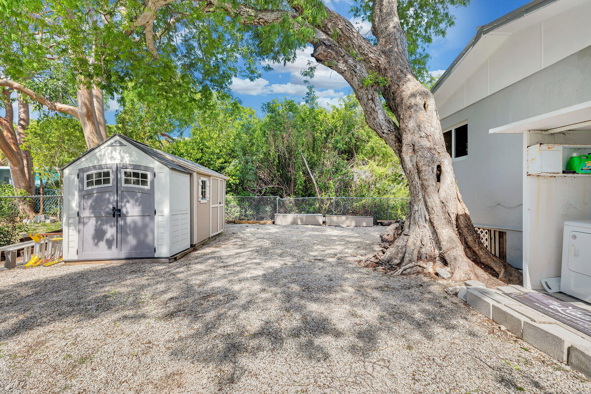 516 Plante Street