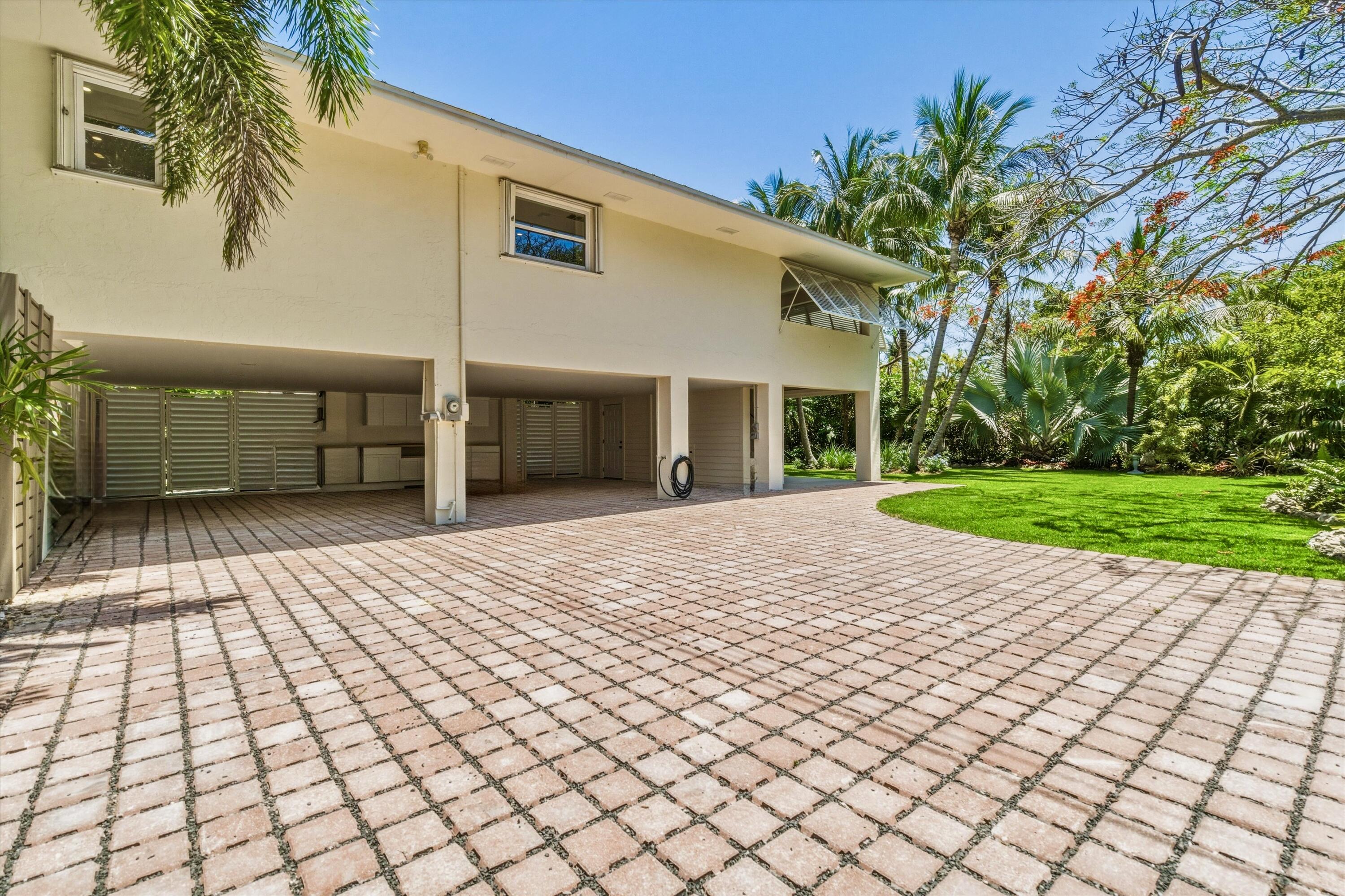 123 Venetian Way