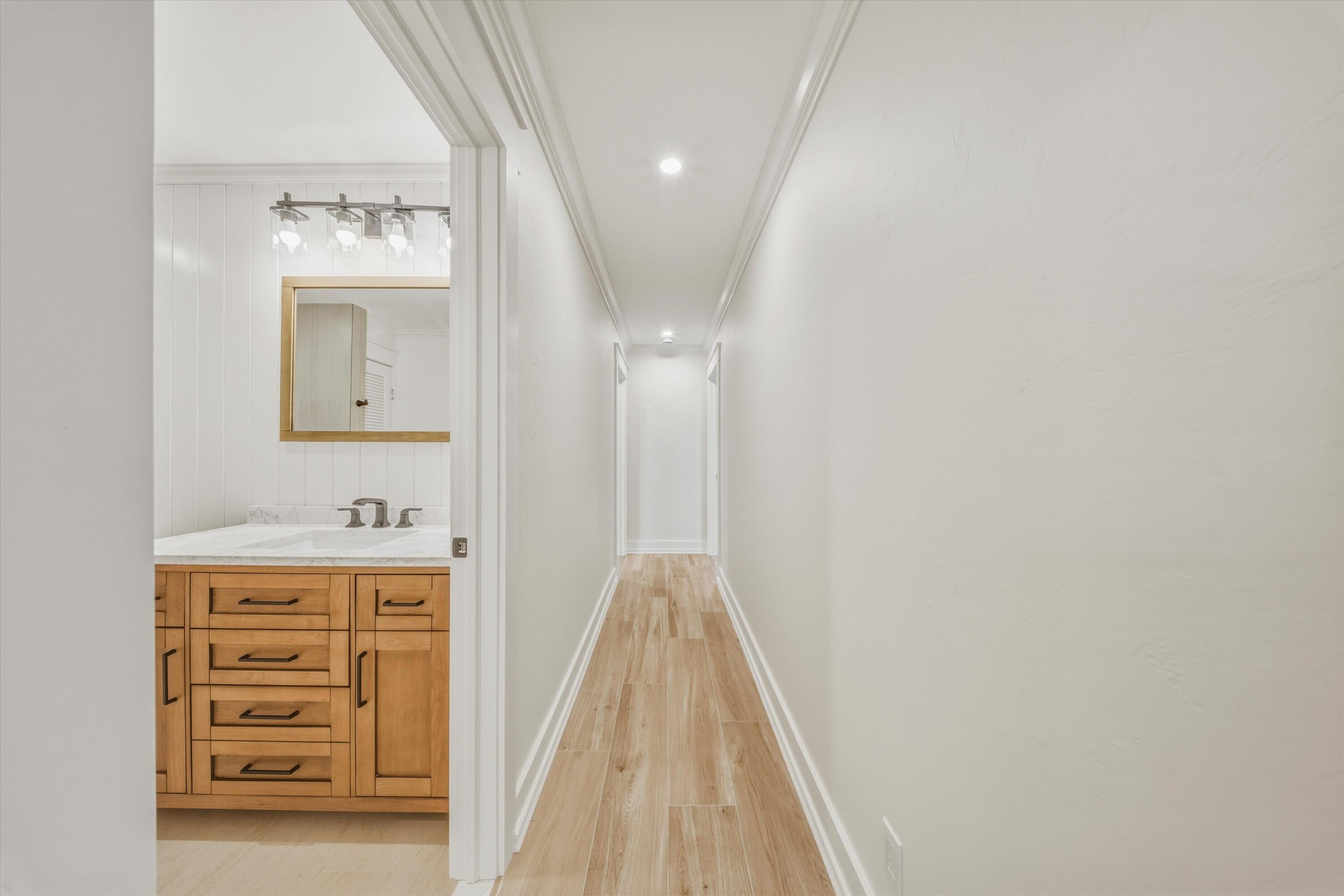 123 Venetian Way