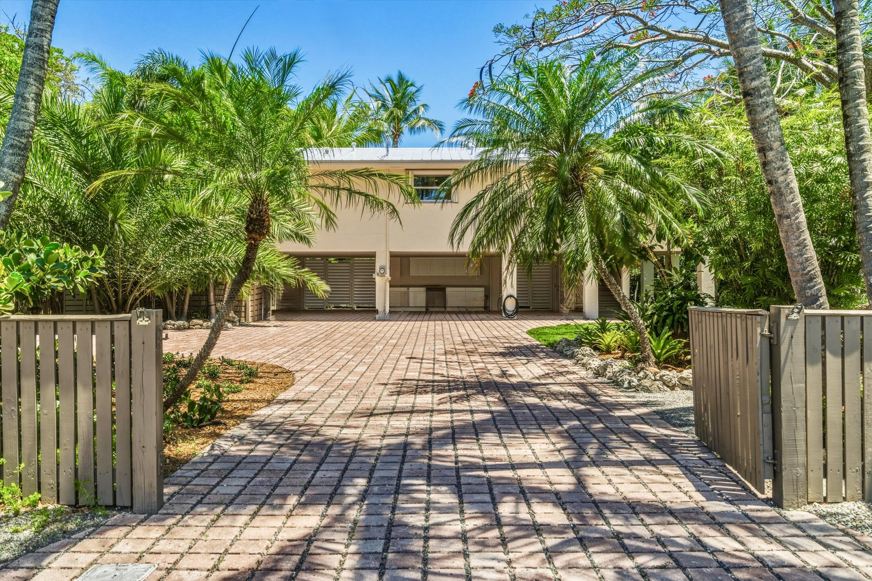 123 Venetian Way