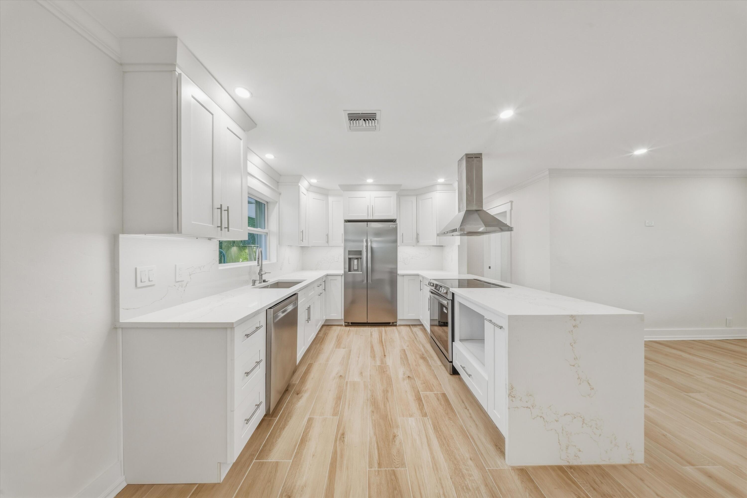 123 Venetian Way