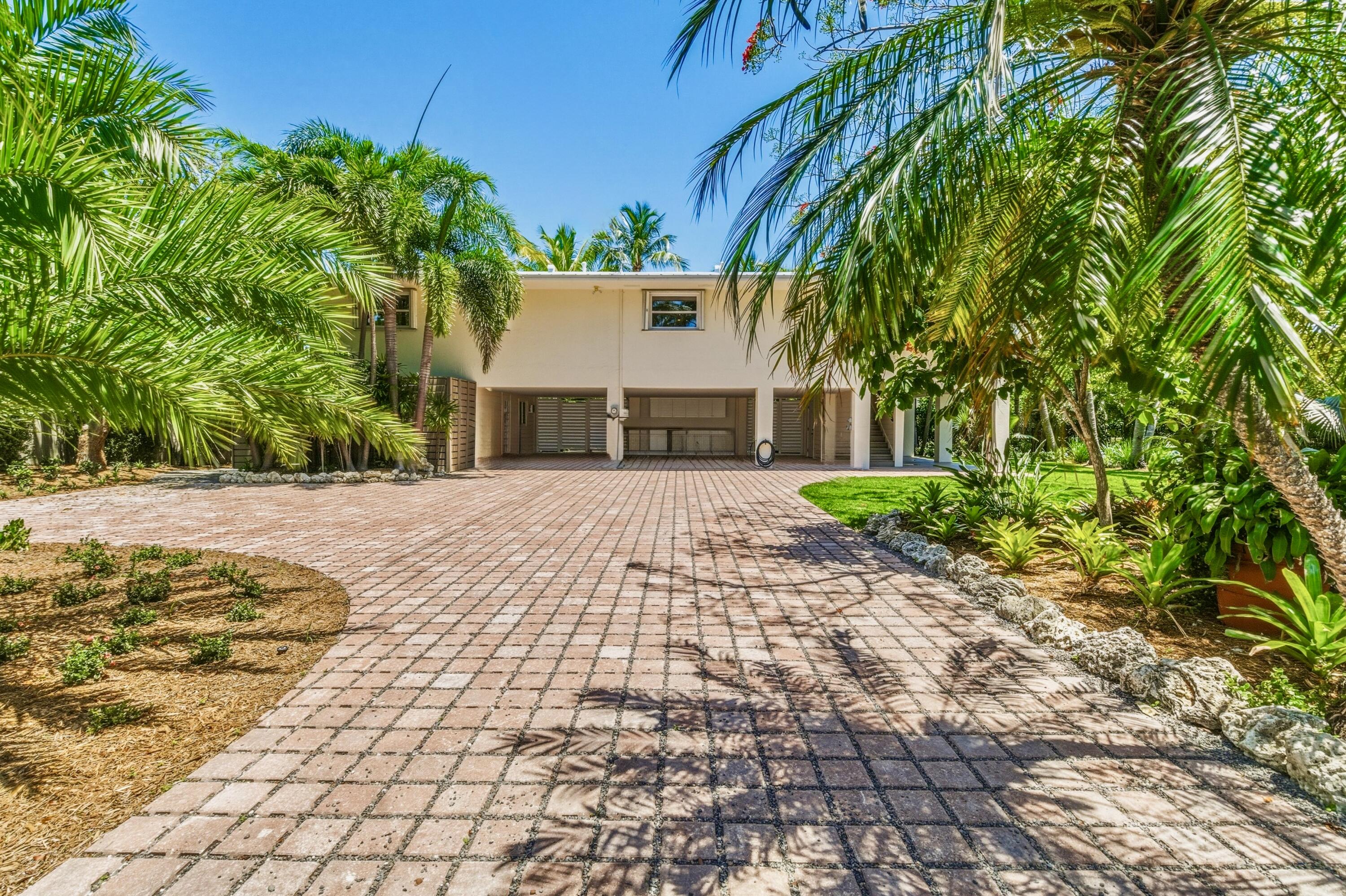 123 Venetian Way
