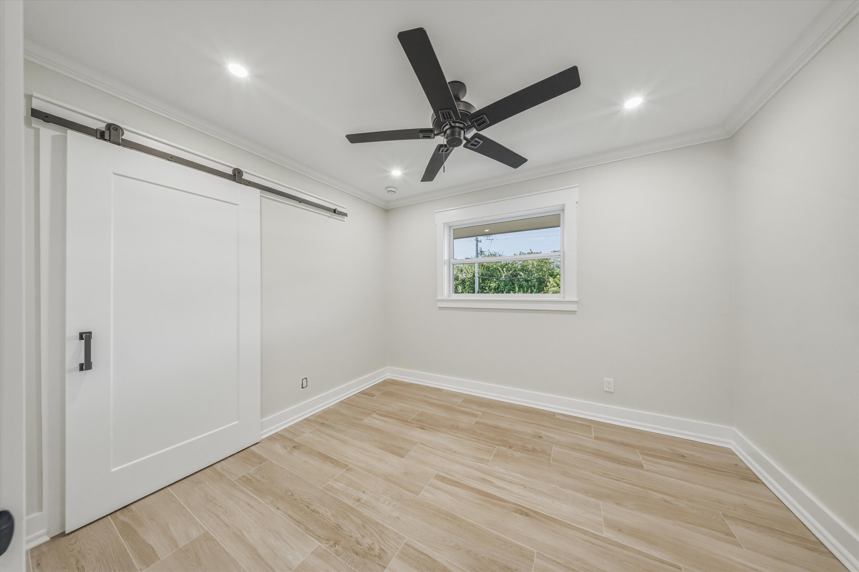 123 Venetian Way