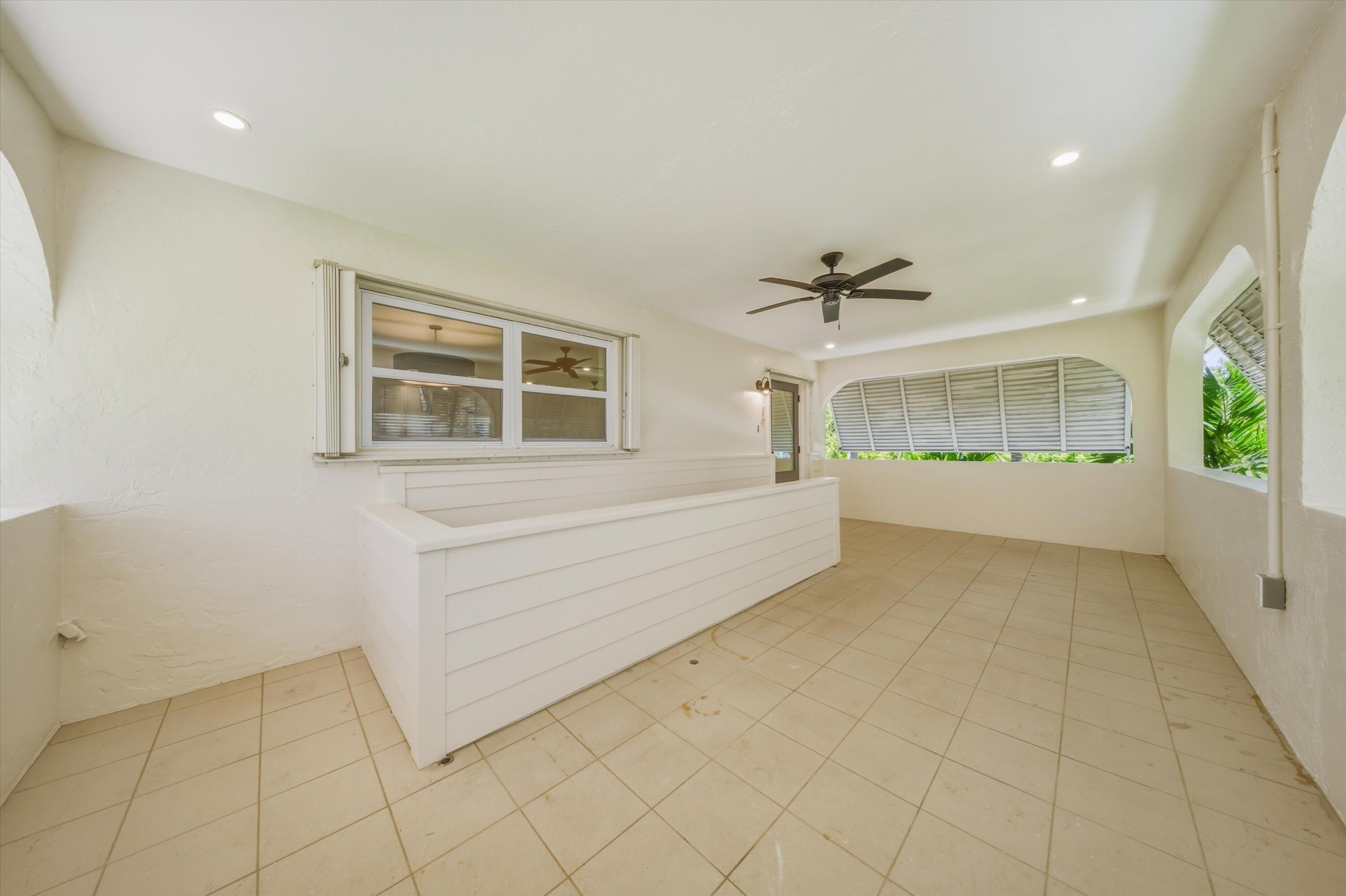 123 Venetian Way