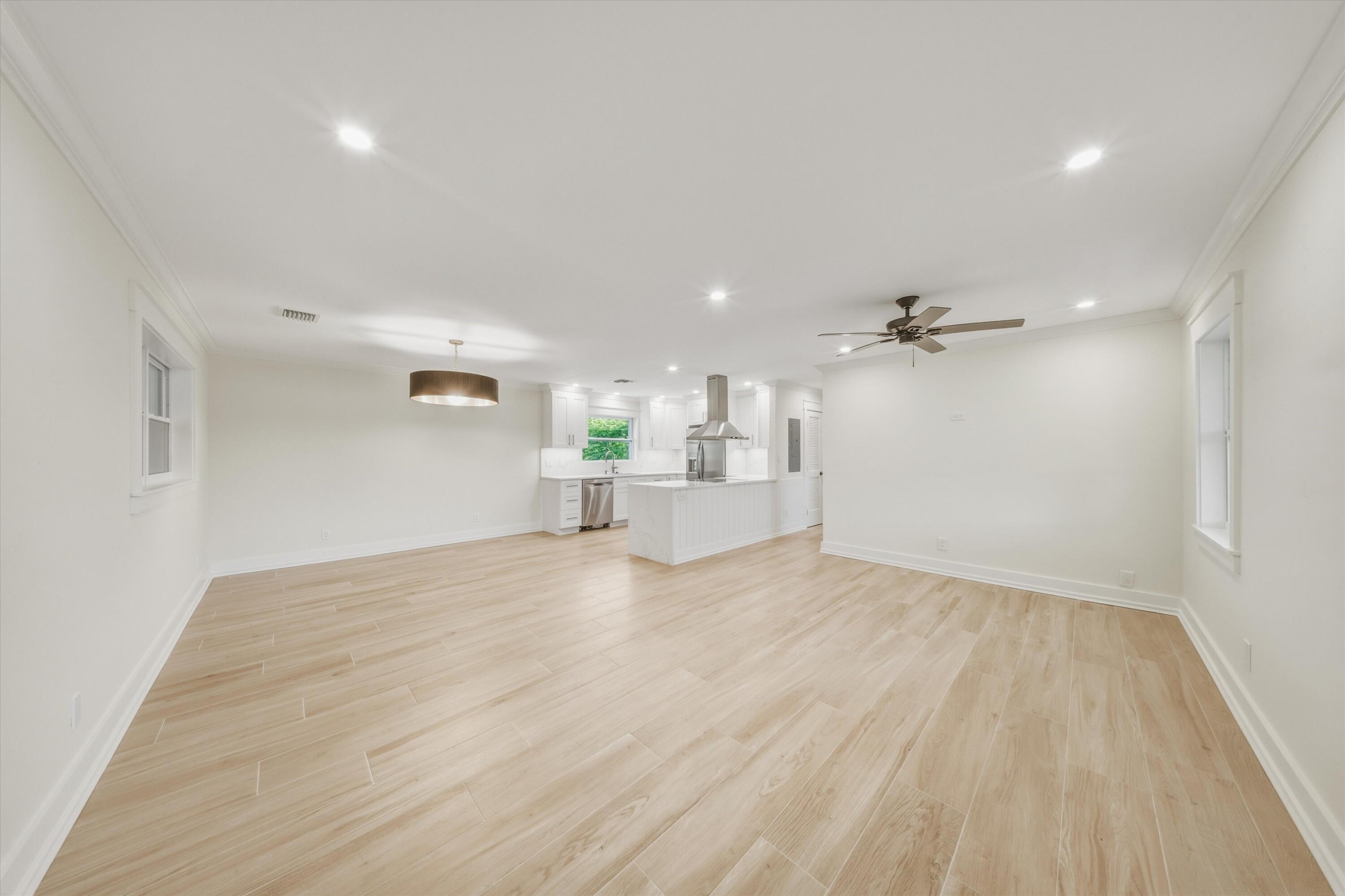 123 Venetian Way