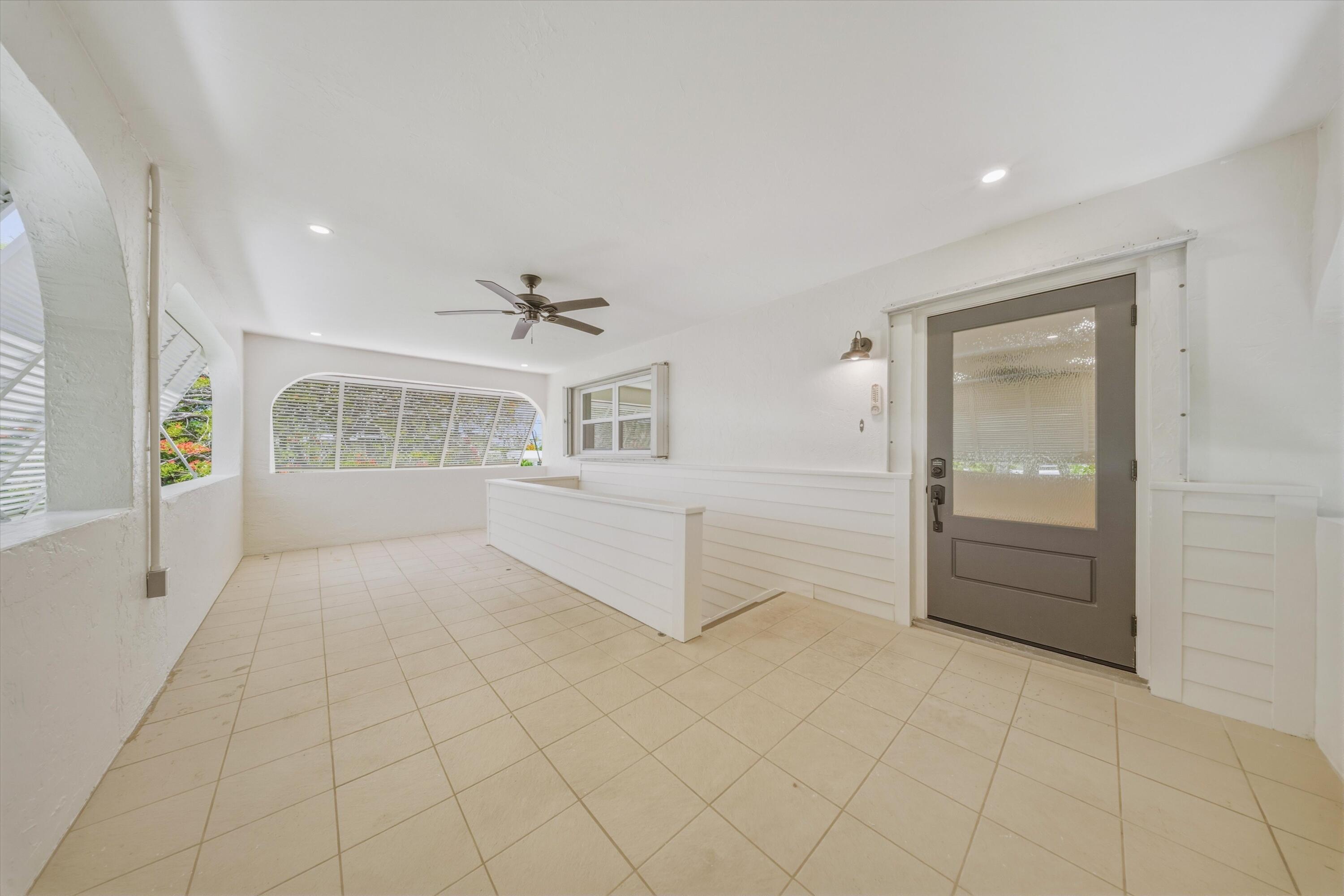 123 Venetian Way