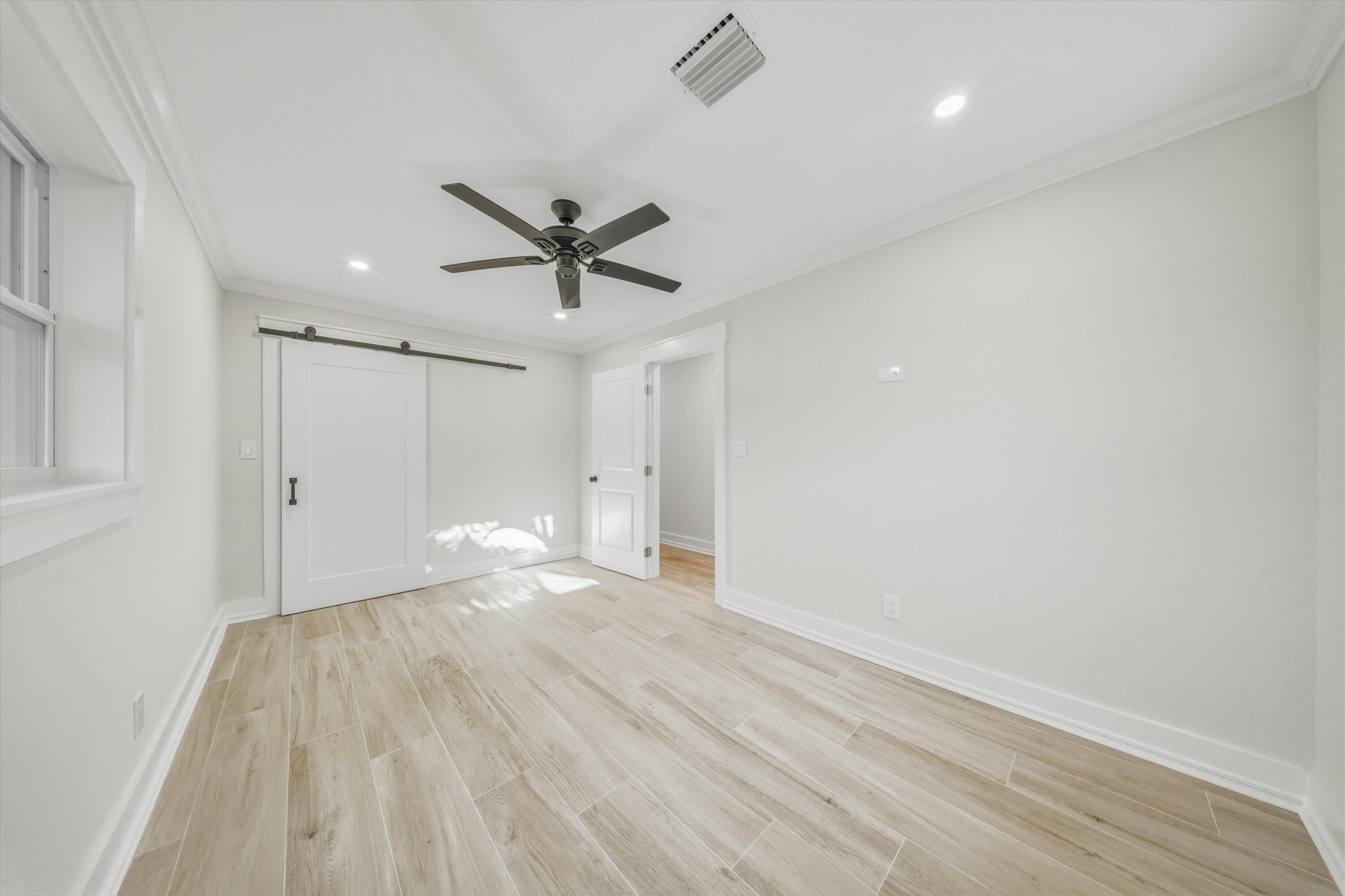 123 Venetian Way