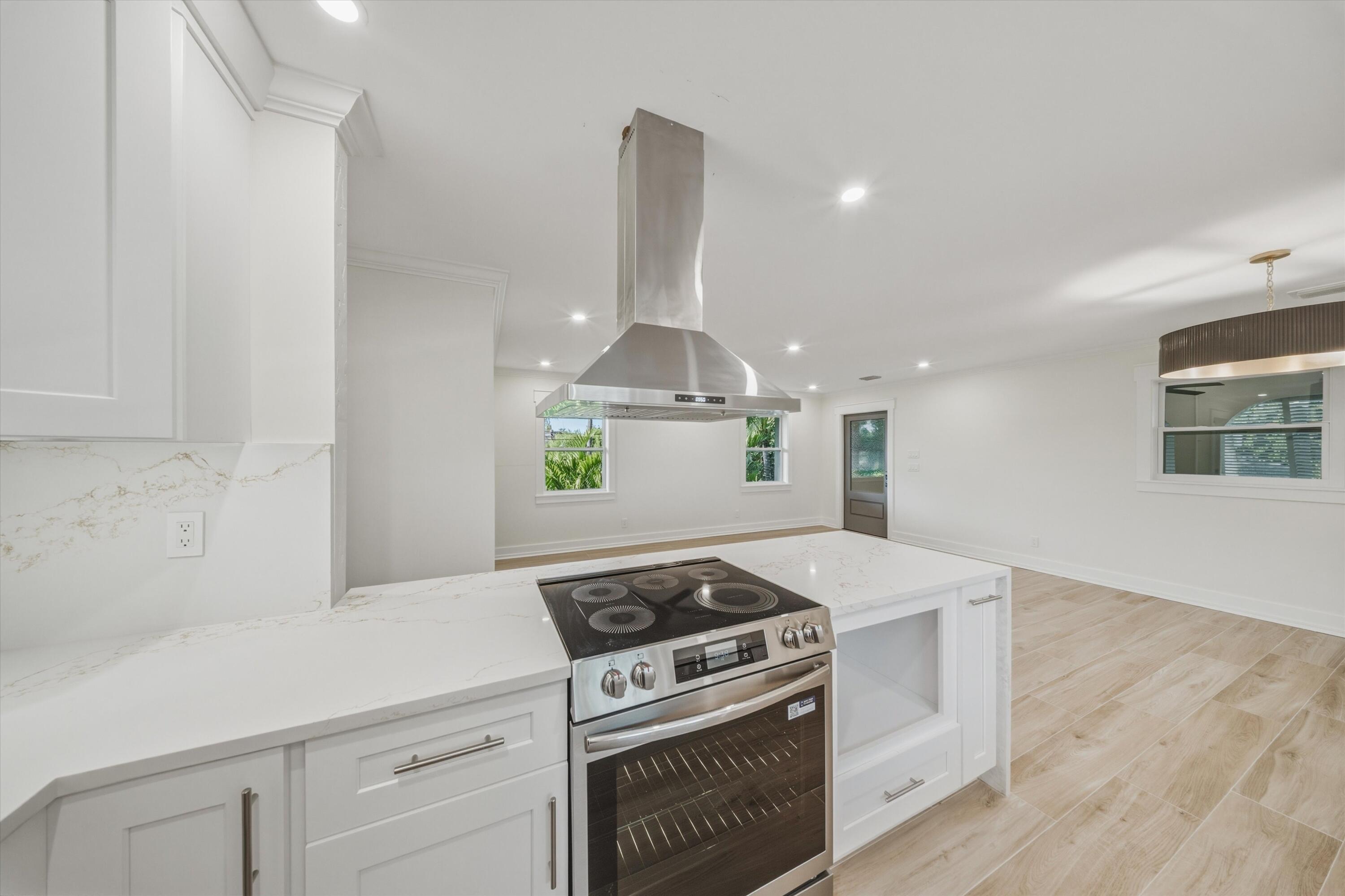 123 Venetian Way