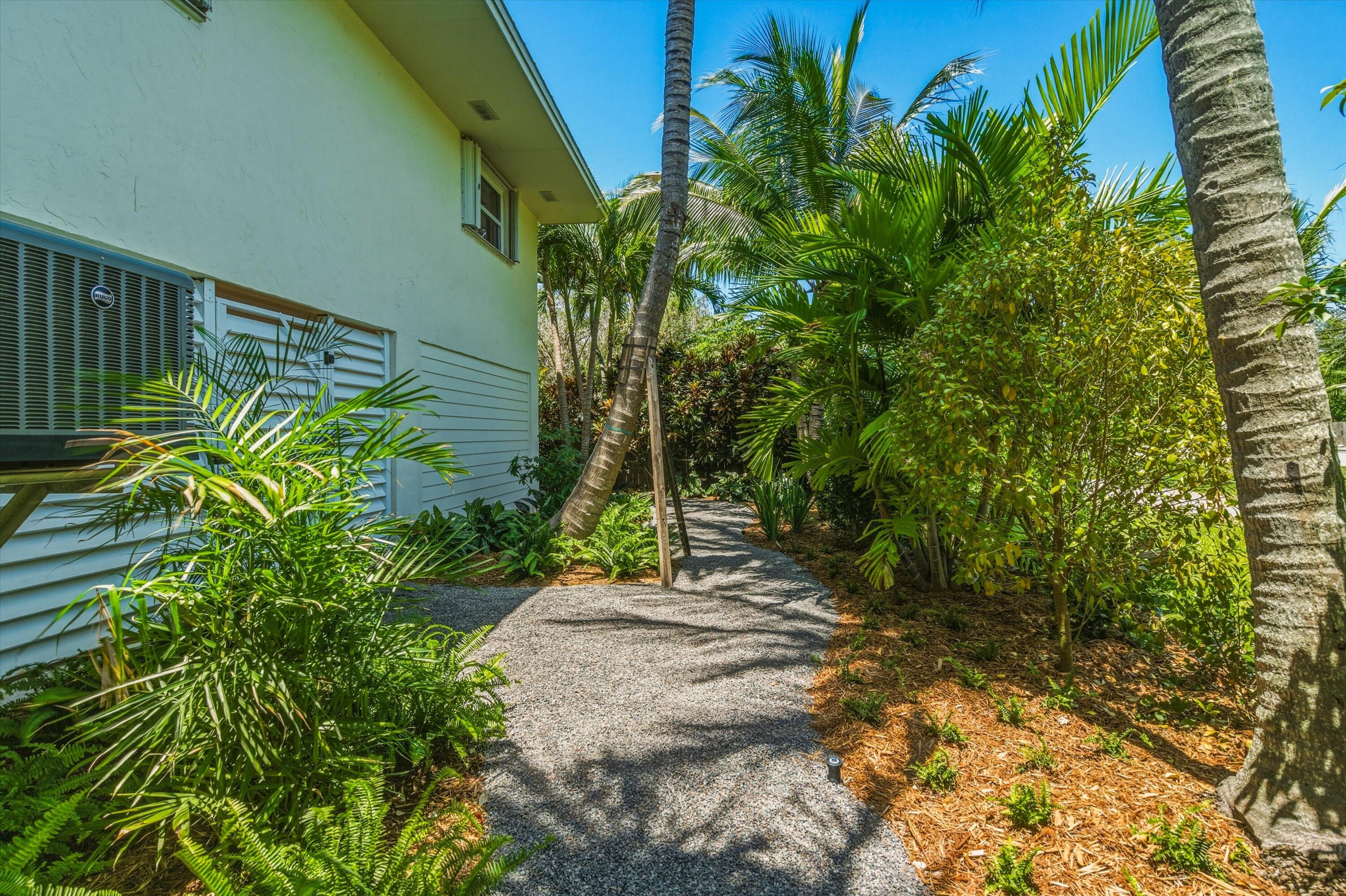 123 Venetian Way
