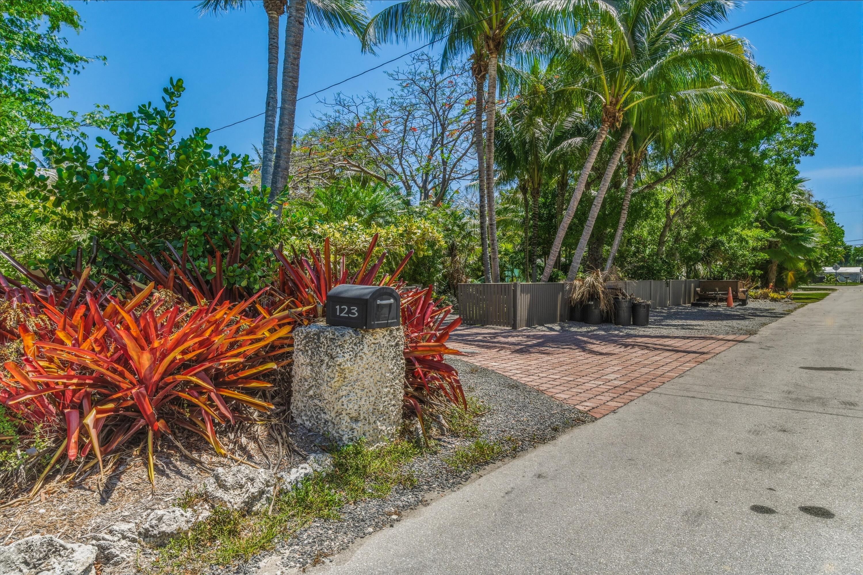 123 Venetian Way