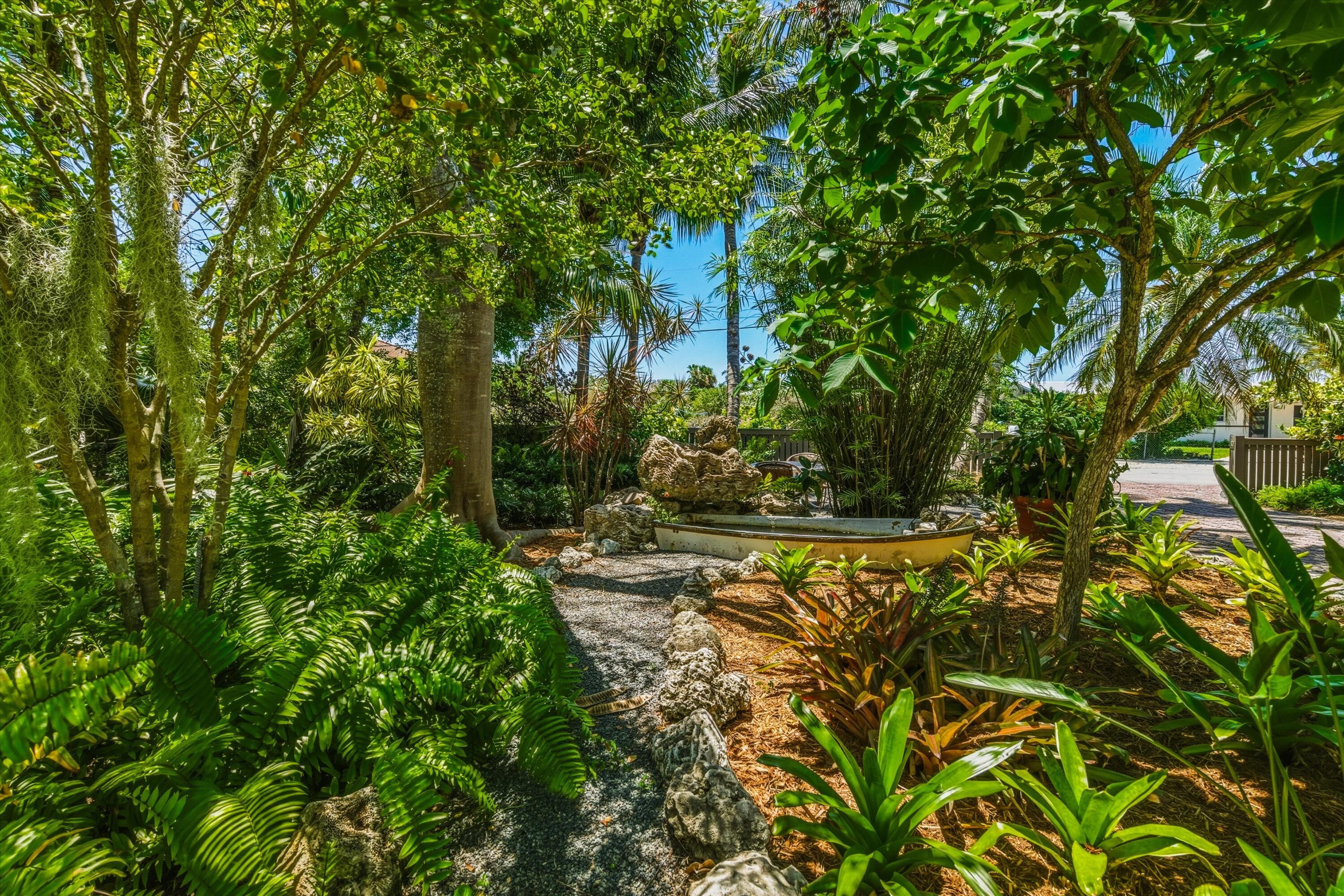 123 Venetian Way