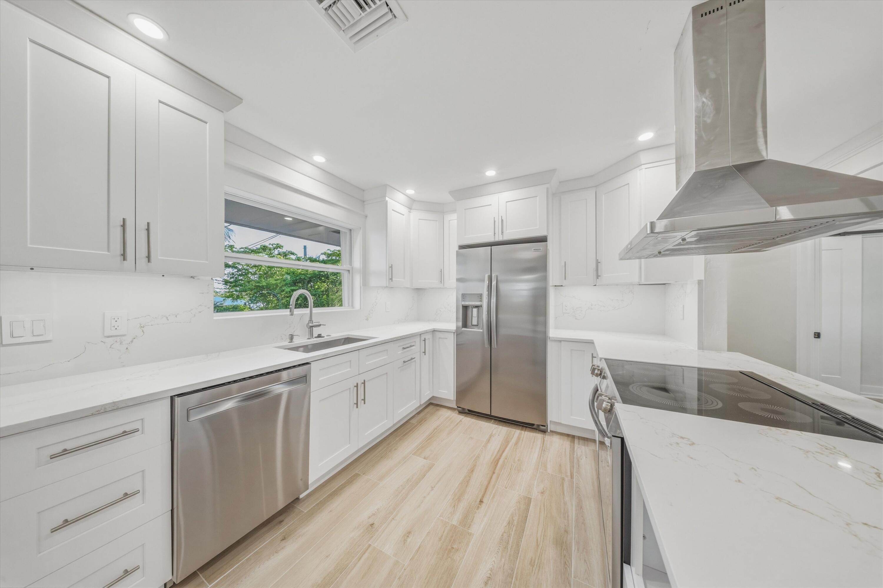 123 Venetian Way
