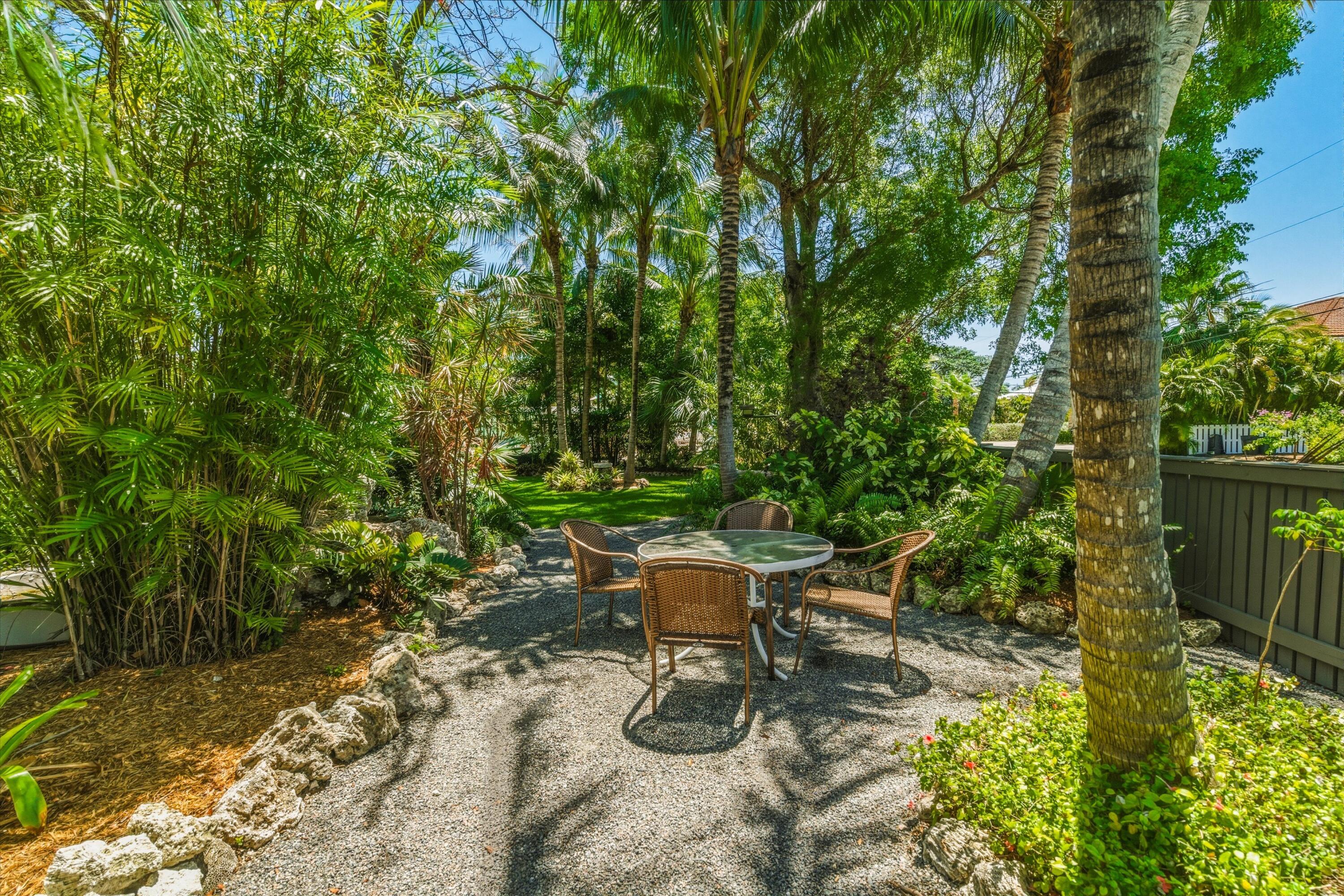 123 Venetian Way