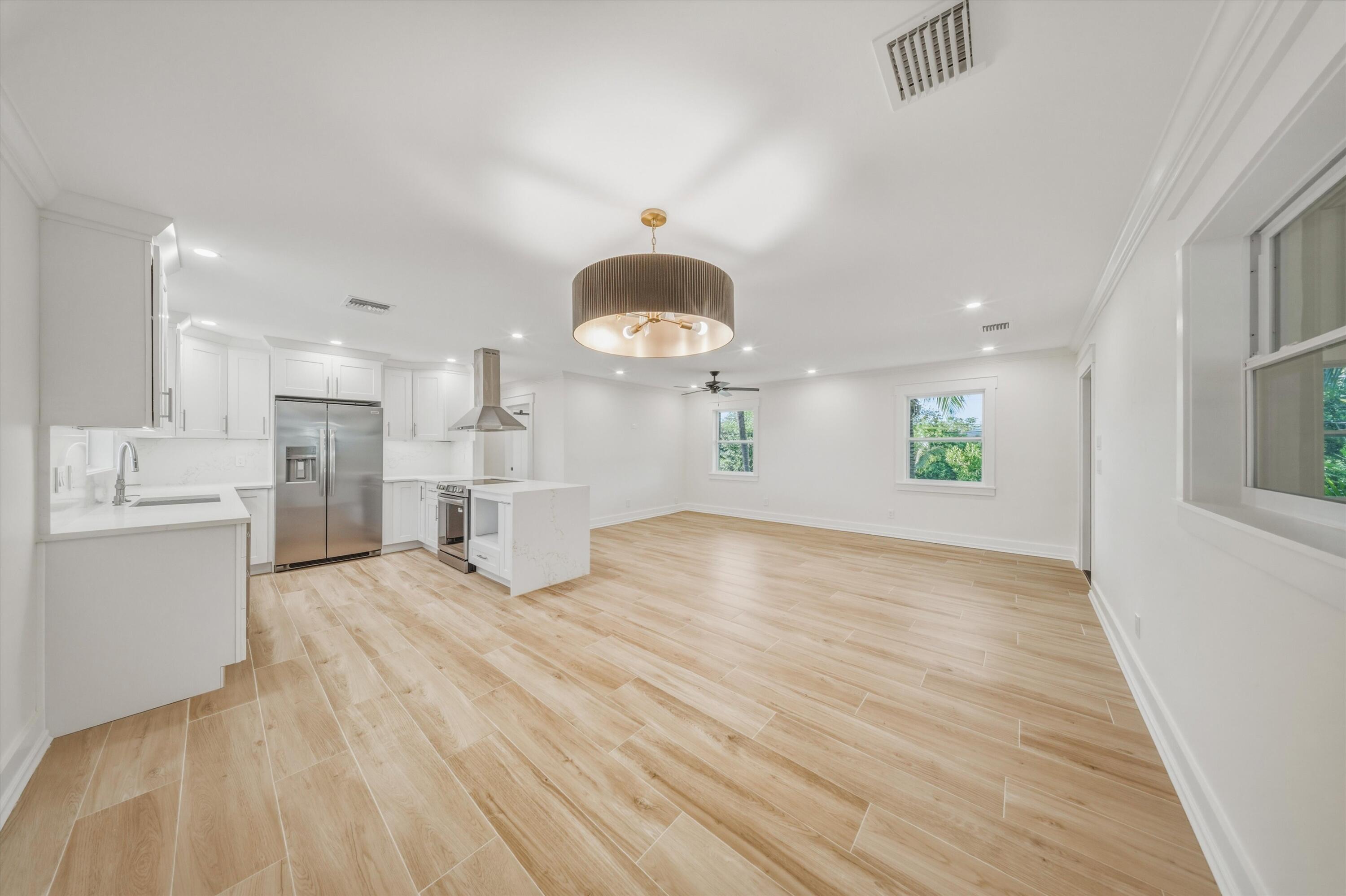 123 Venetian Way