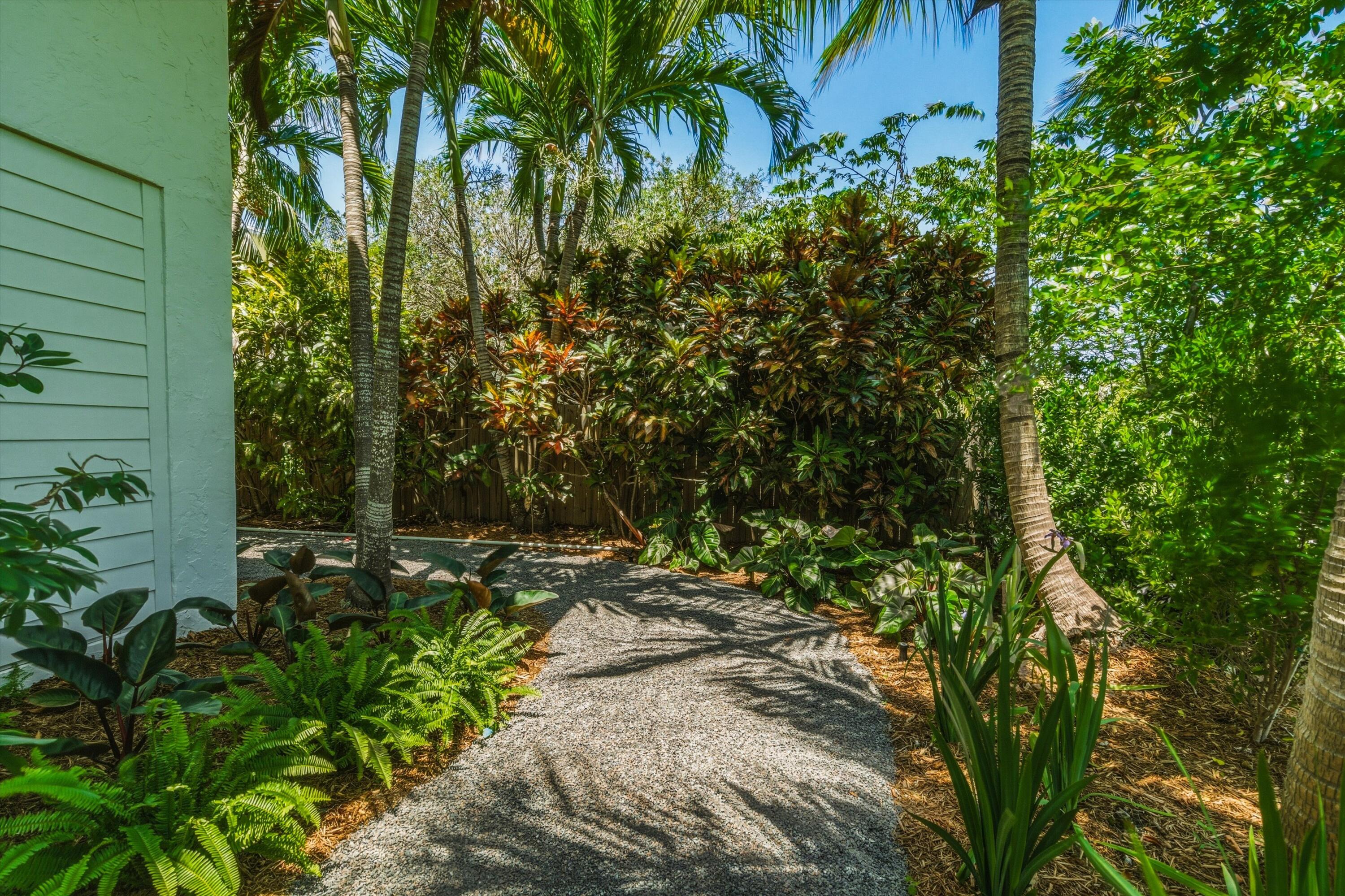 123 Venetian Way