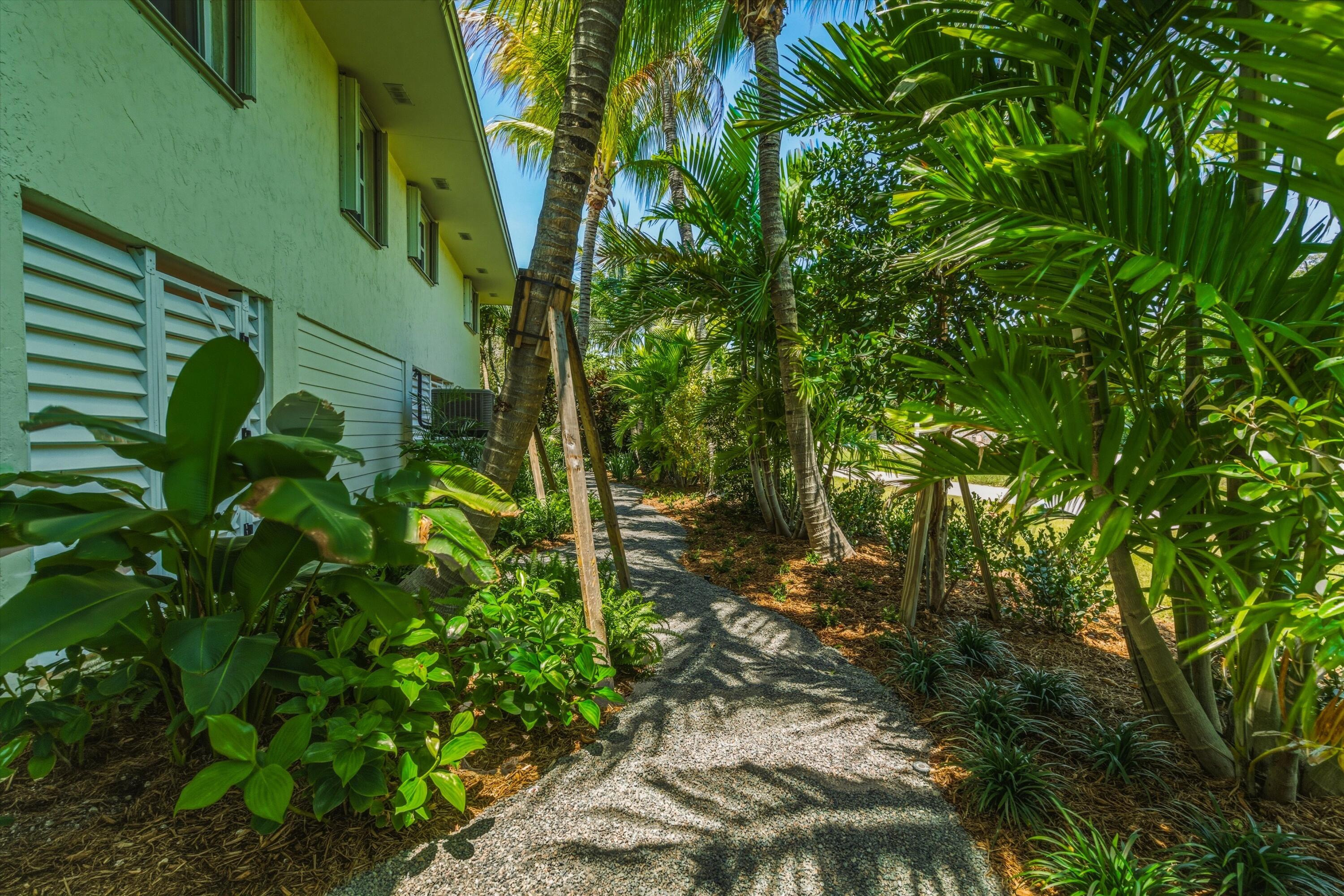 123 Venetian Way