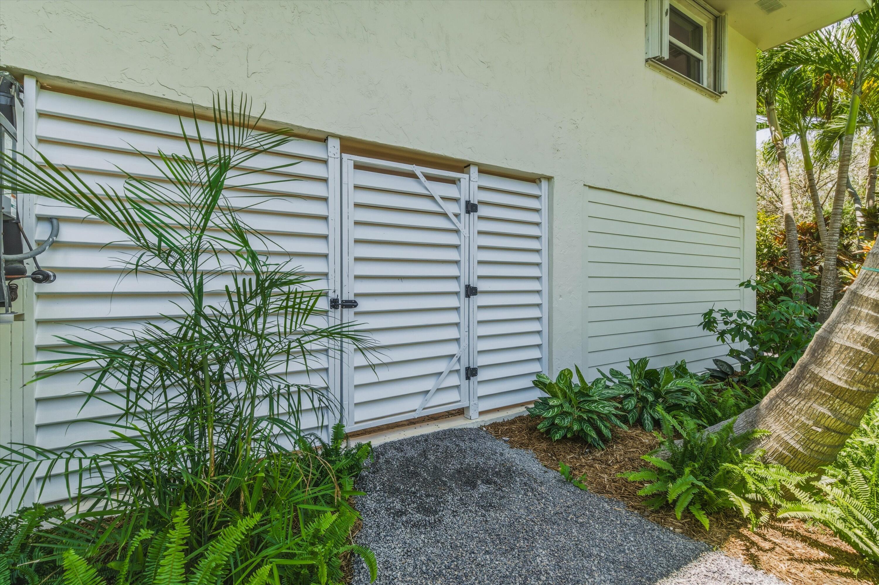 123 Venetian Way