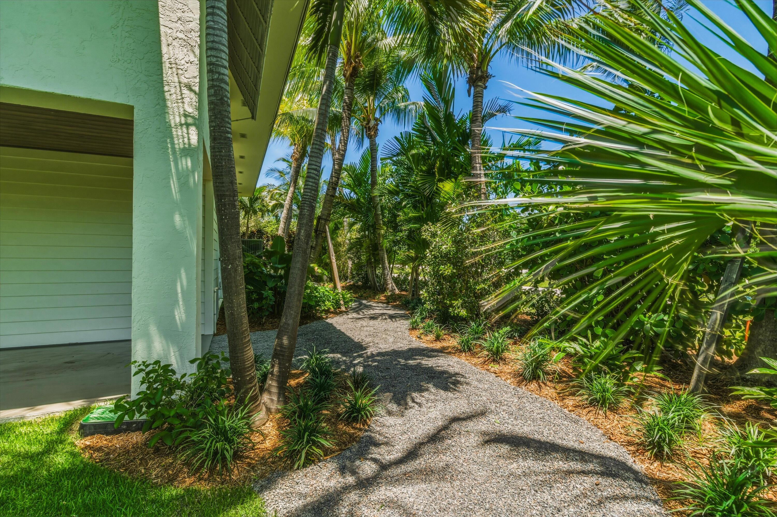 123 Venetian Way