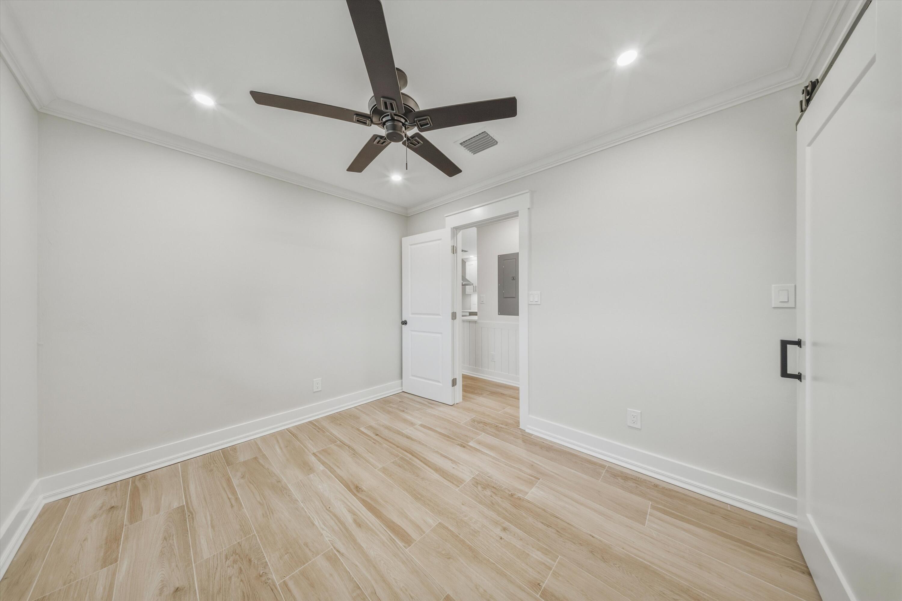 123 Venetian Way