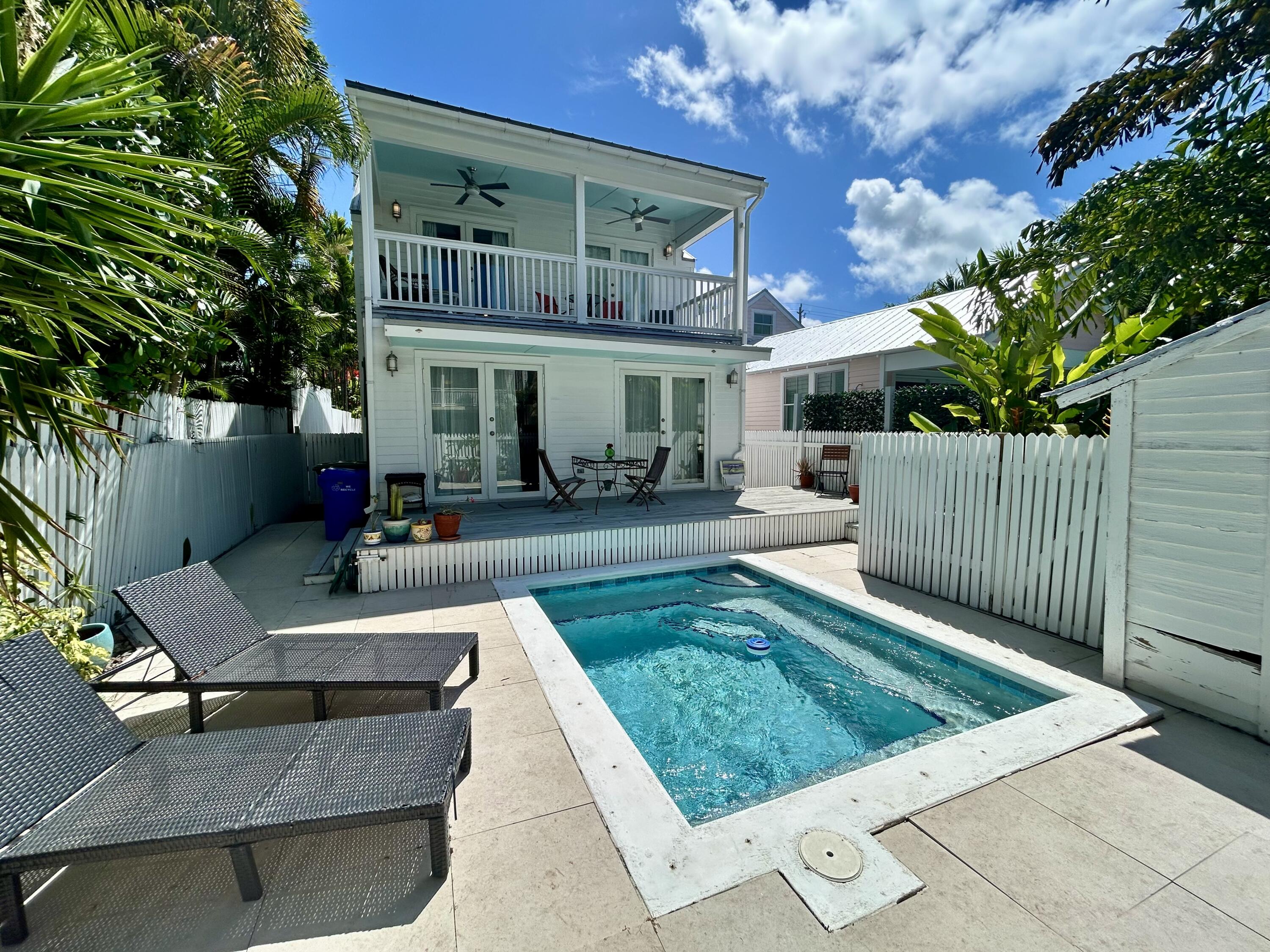 606 Grinnell Street