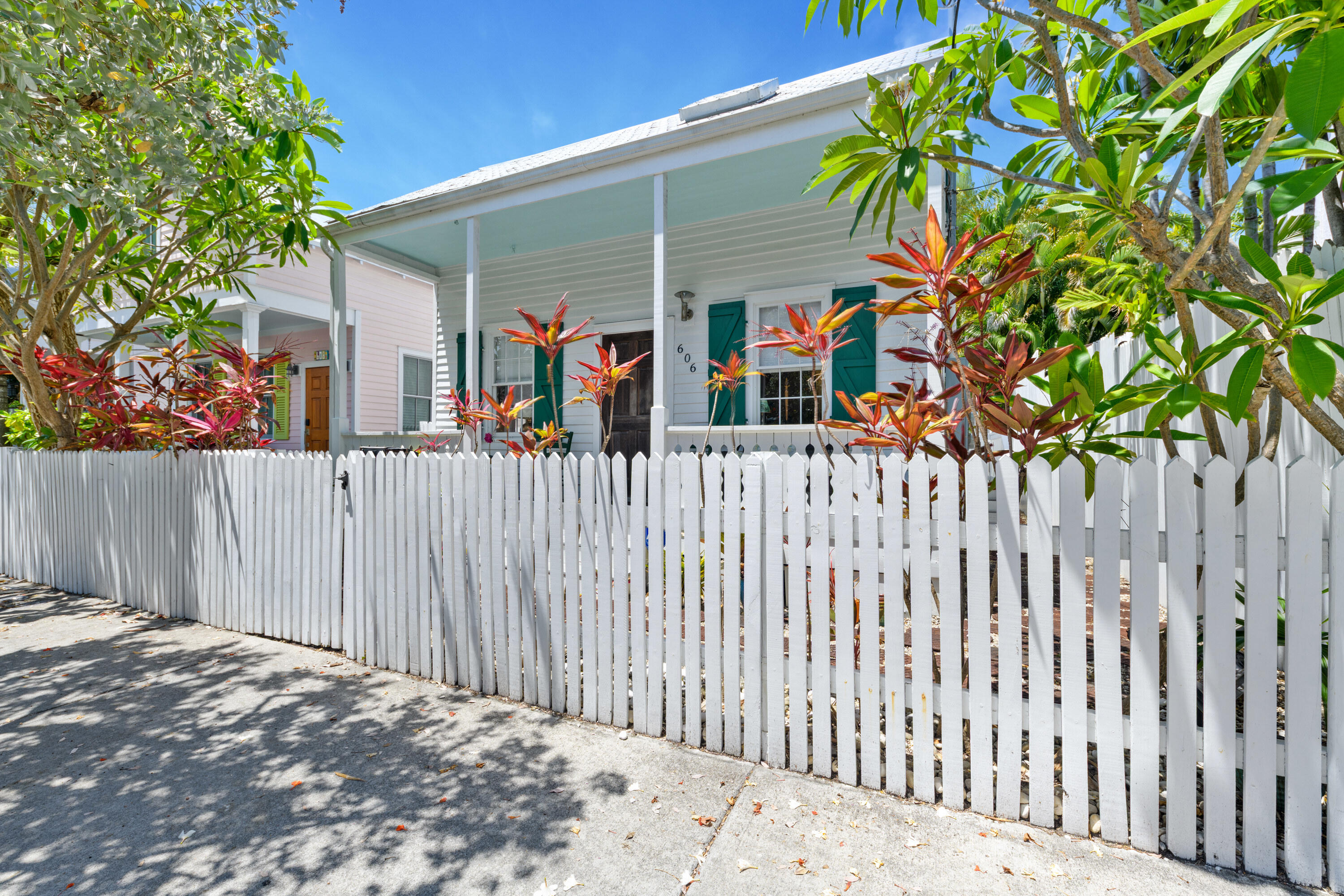 606 Grinnell Street
