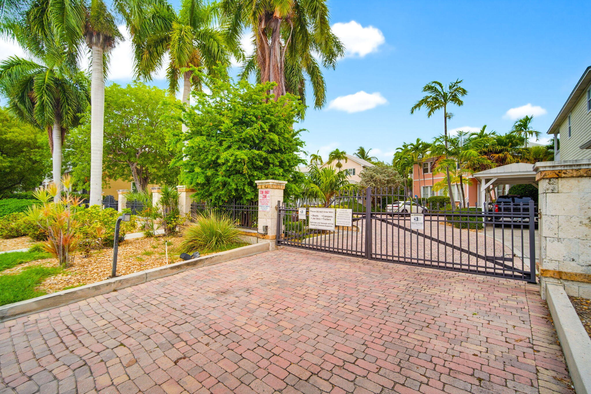 42 Coral Way