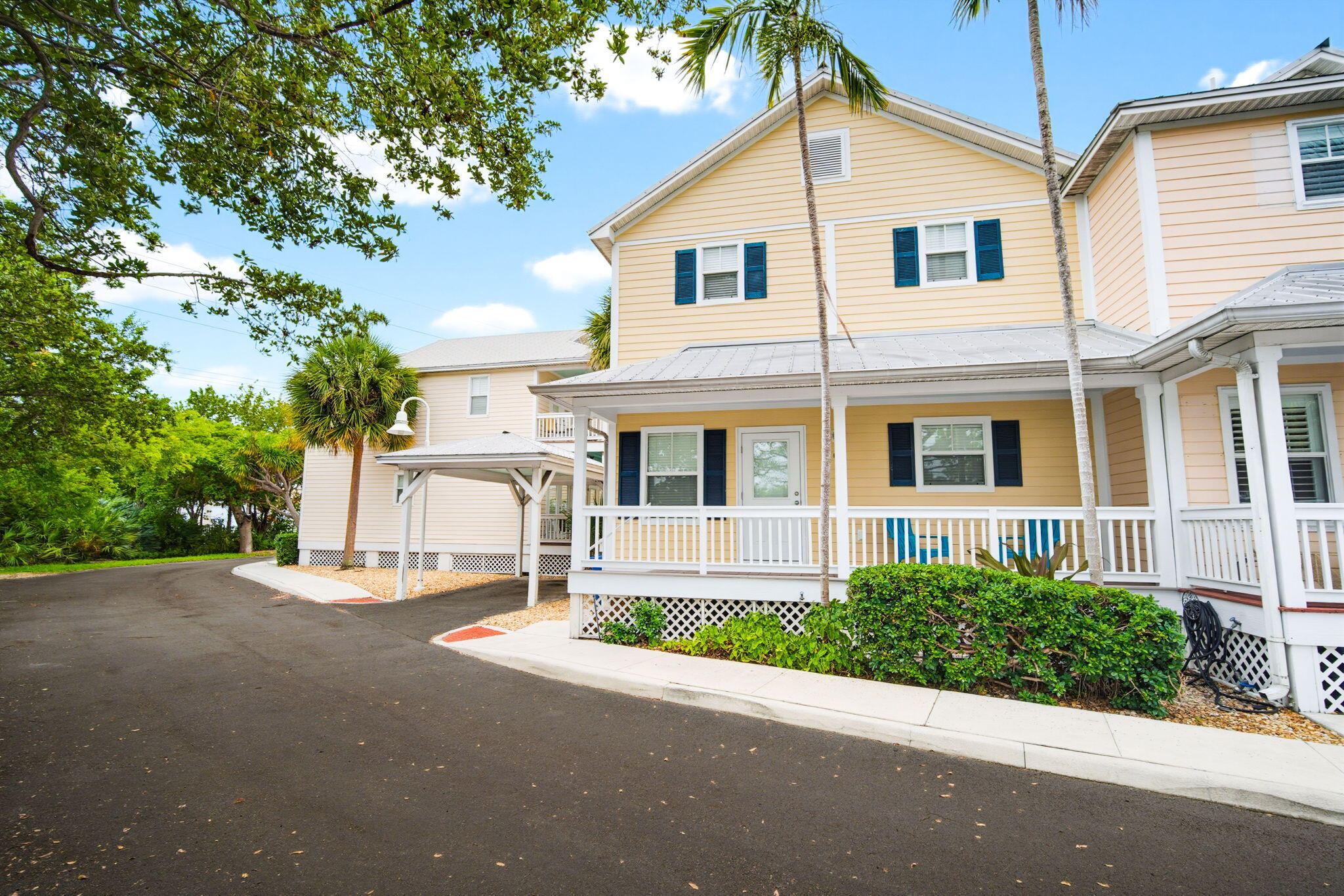 42 Coral Way