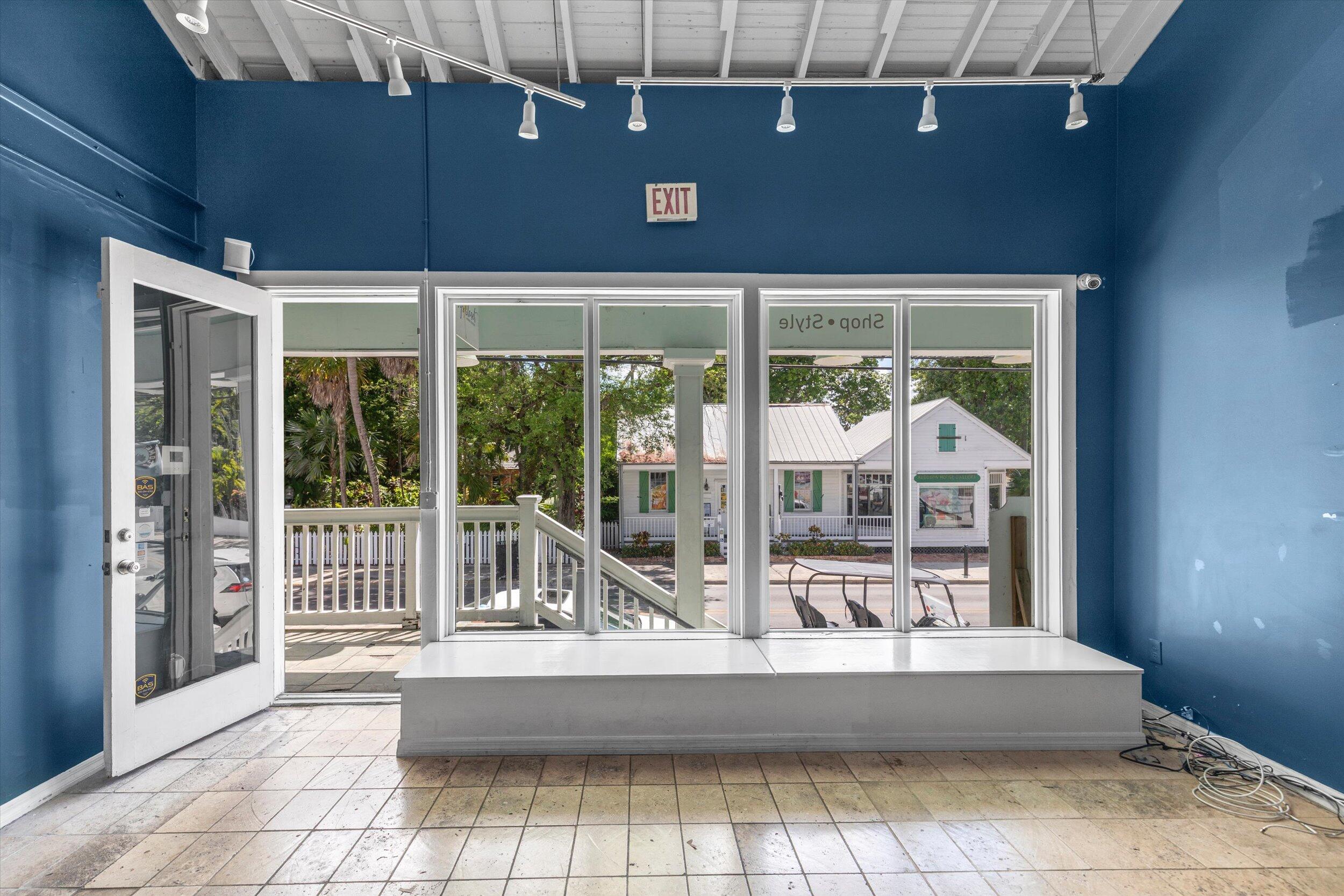 218 Whitehead Street 4