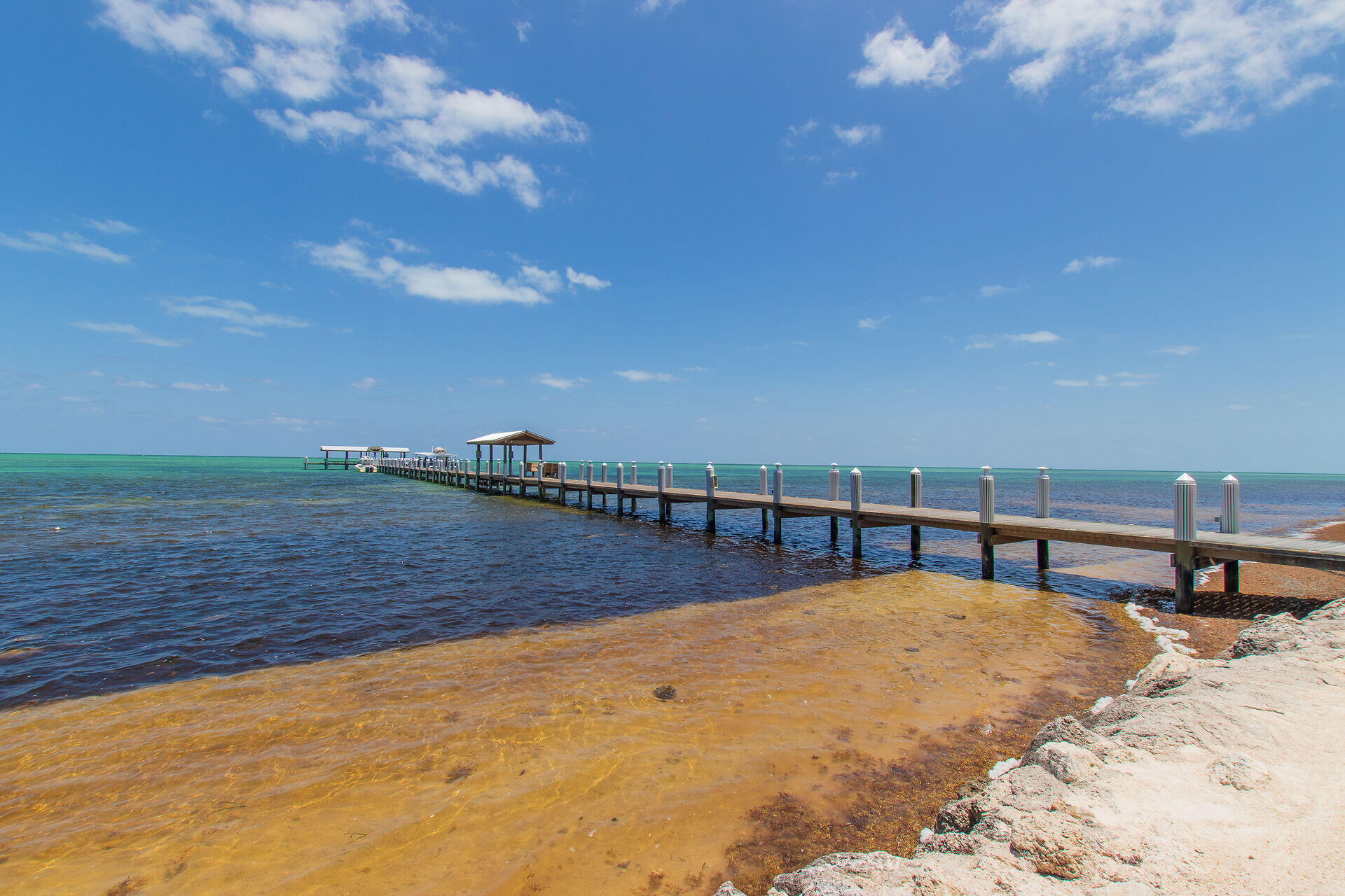 81801 Overseas Highway 716