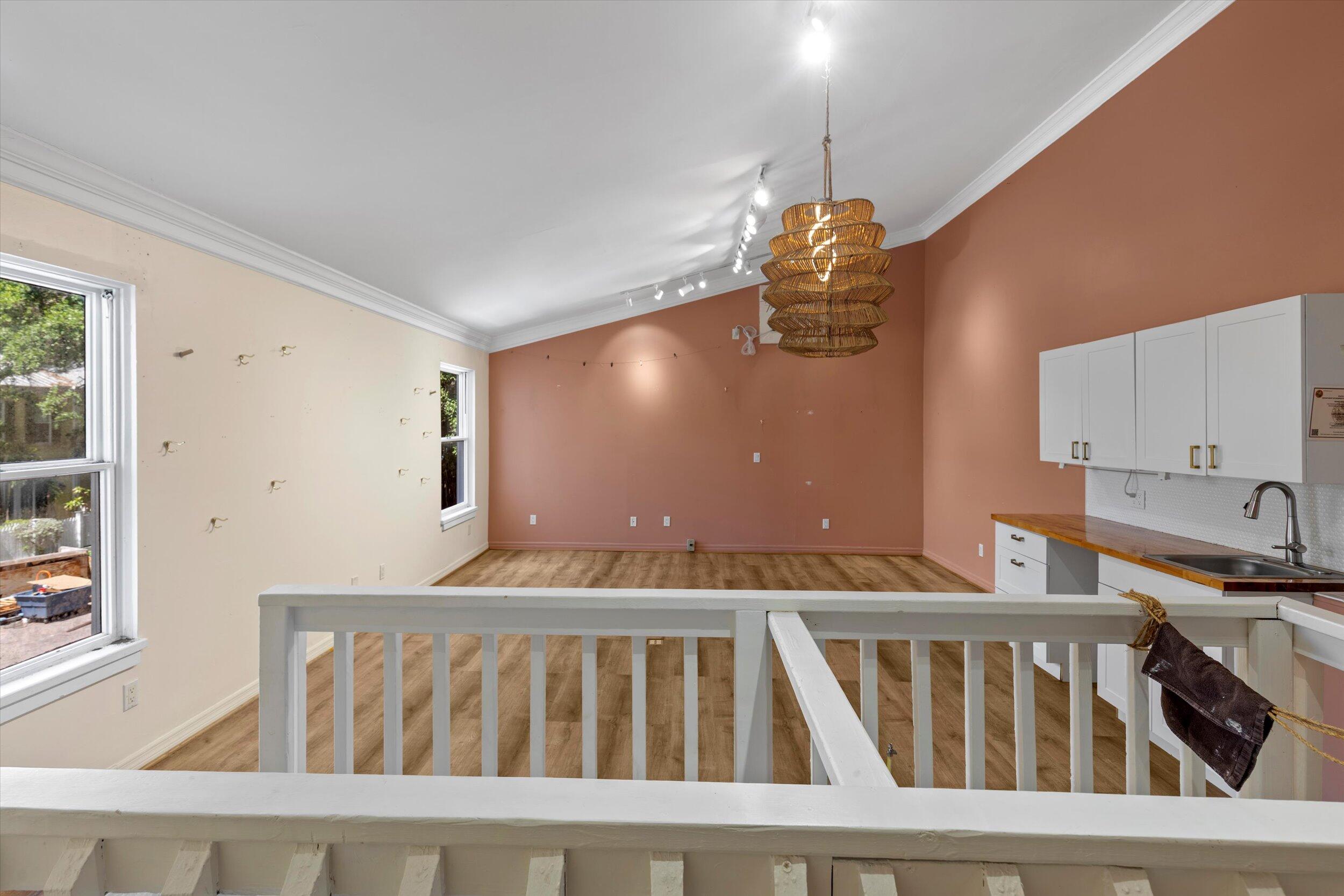 218 Whitehead Street 7