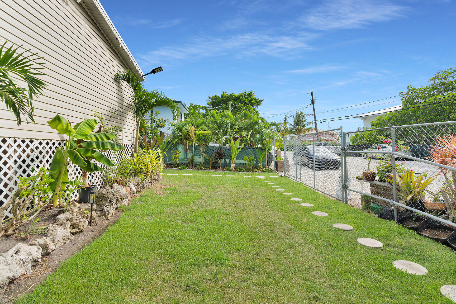 915 Plantation Road