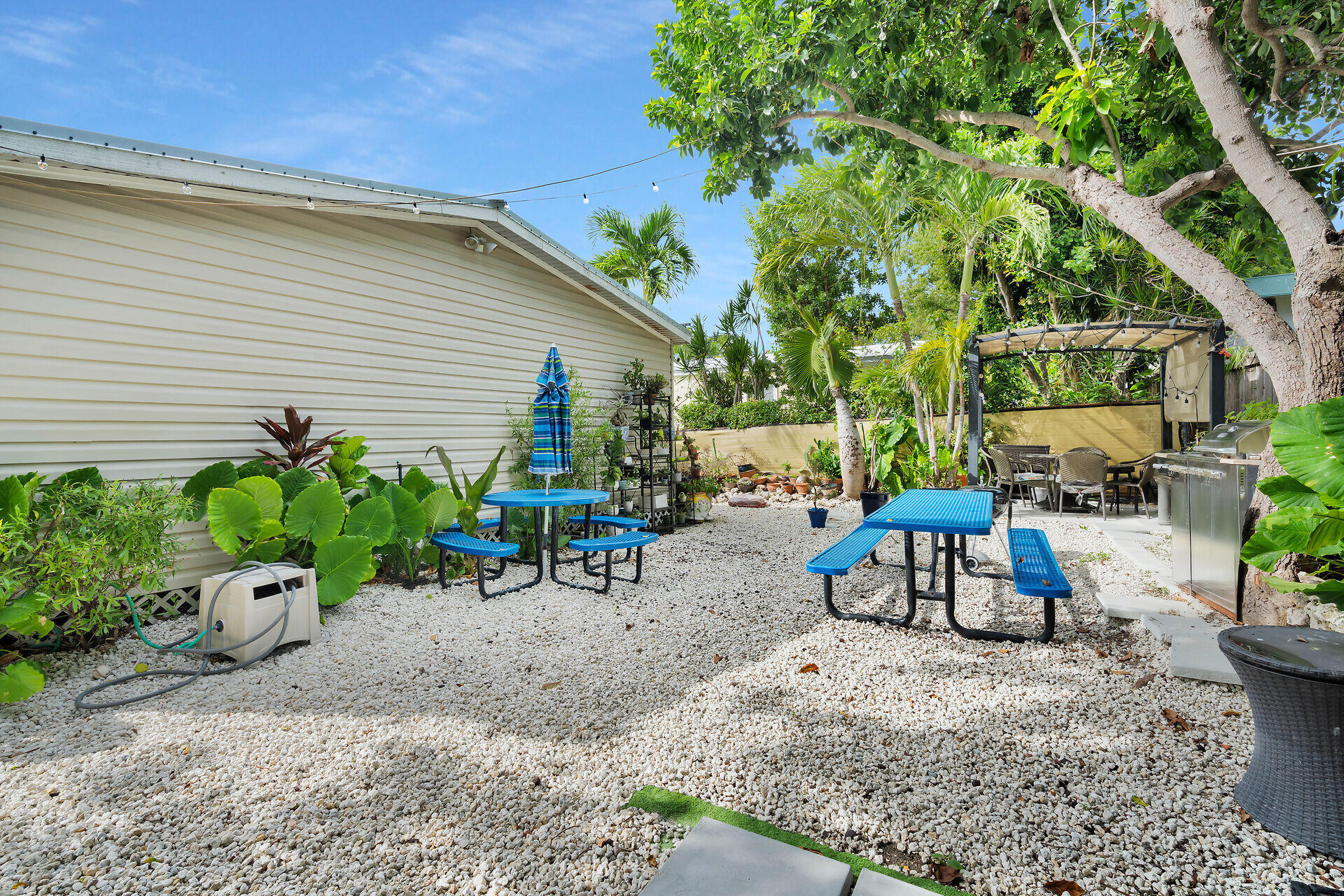 915 Plantation Road