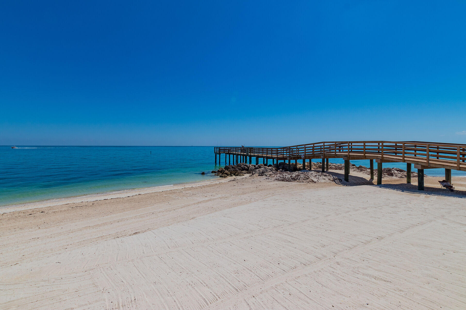 201 E Ocean Drive 211