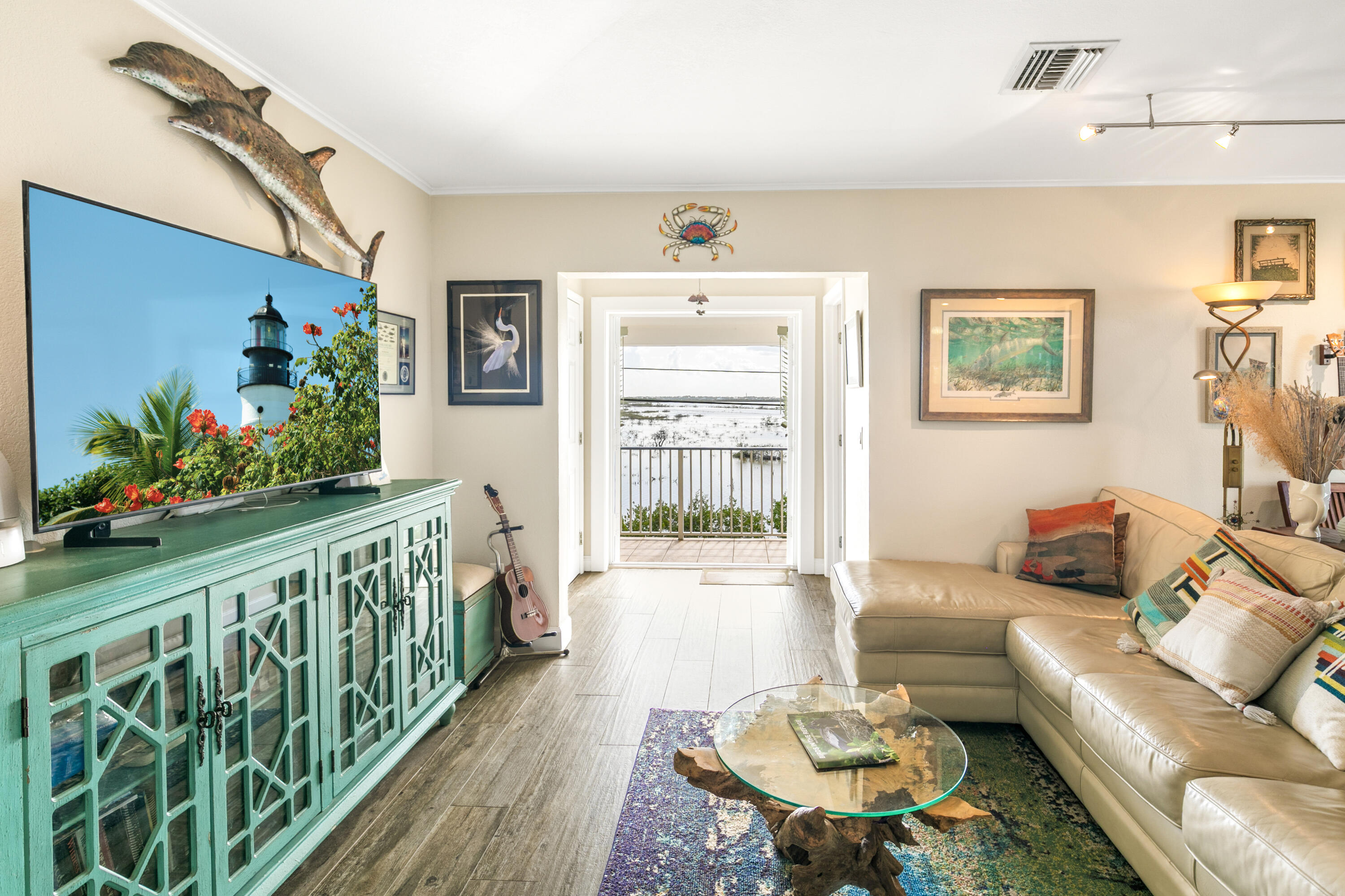 653 Indies Road