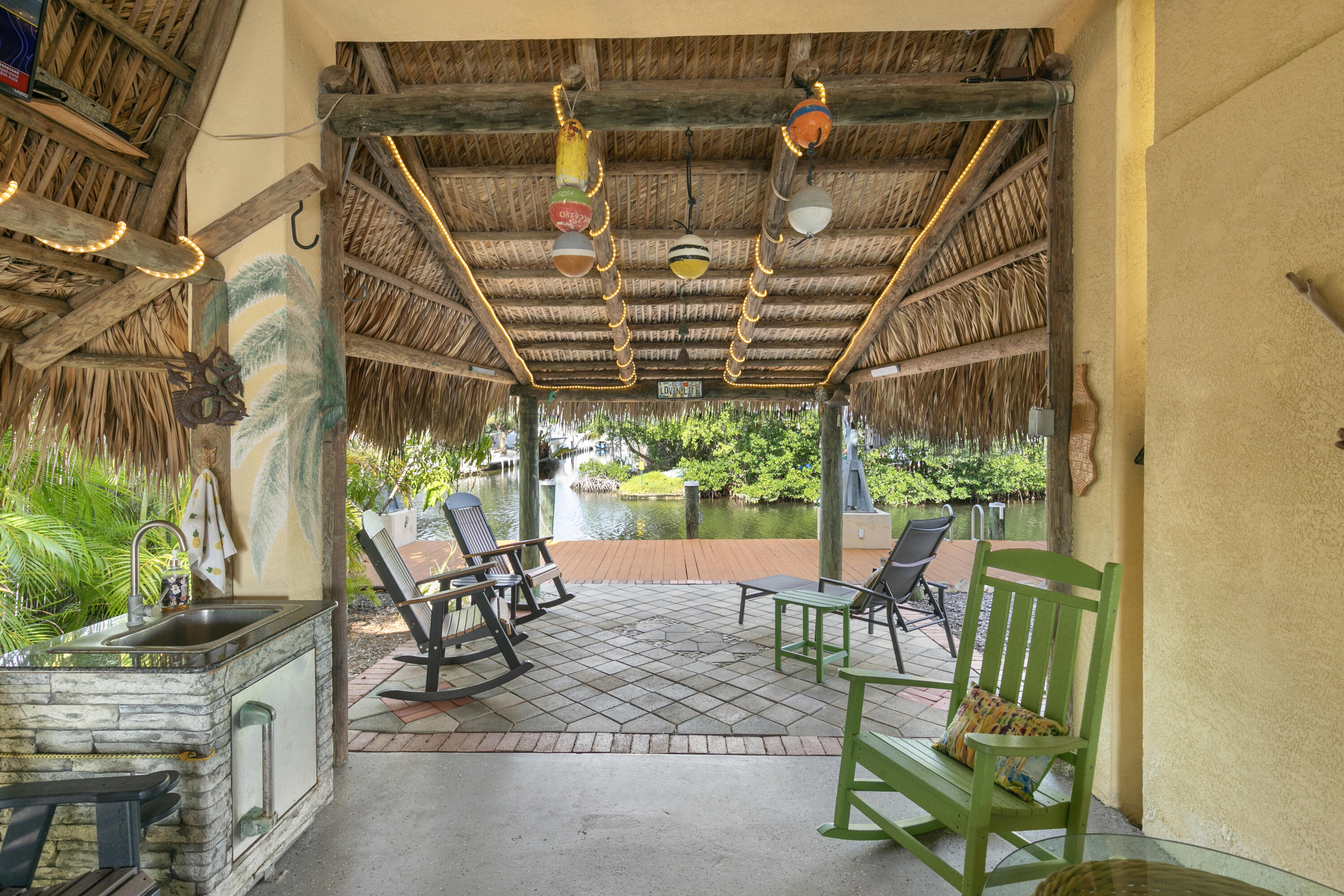 653 Indies Road
