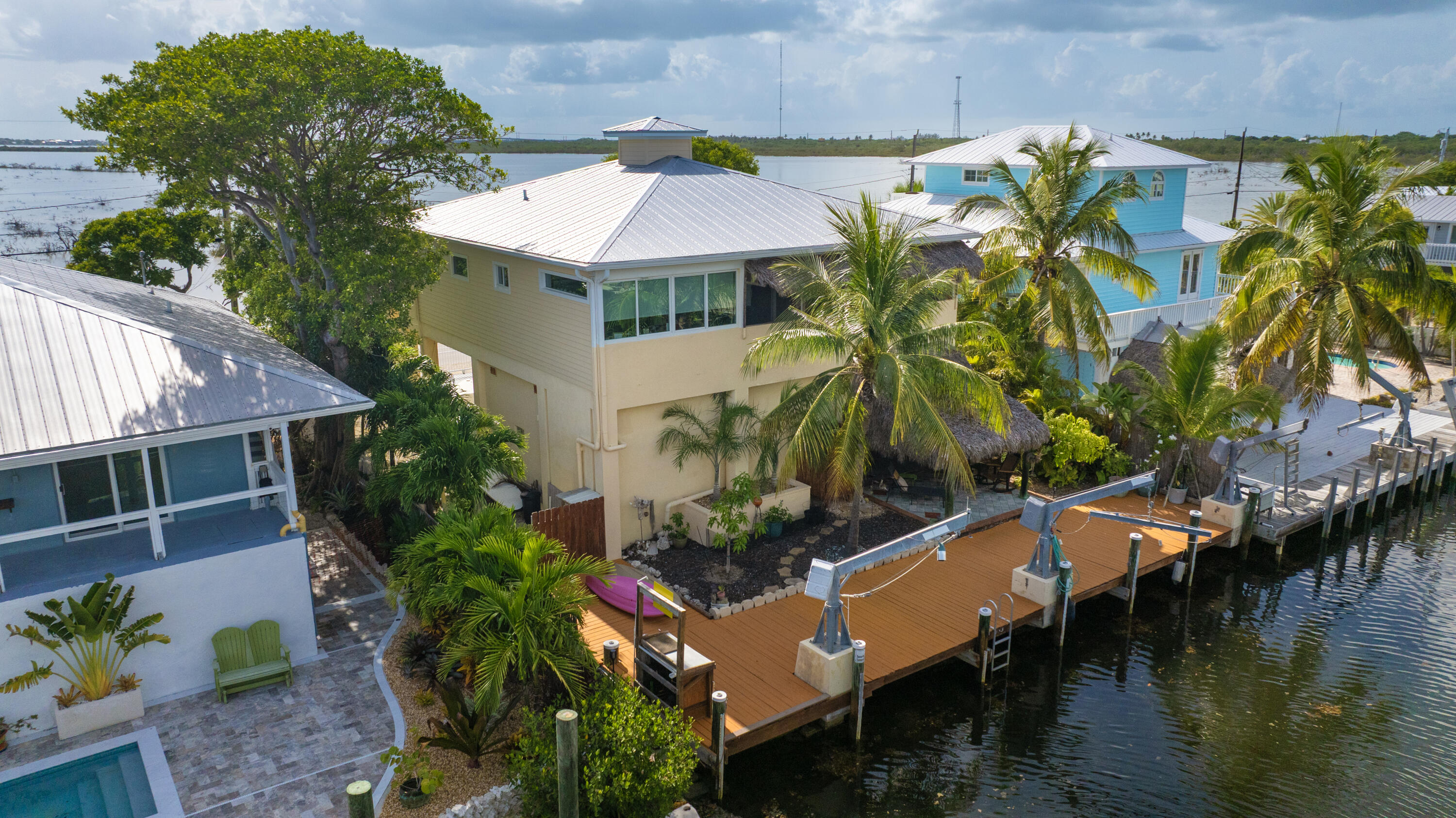653 Indies Road