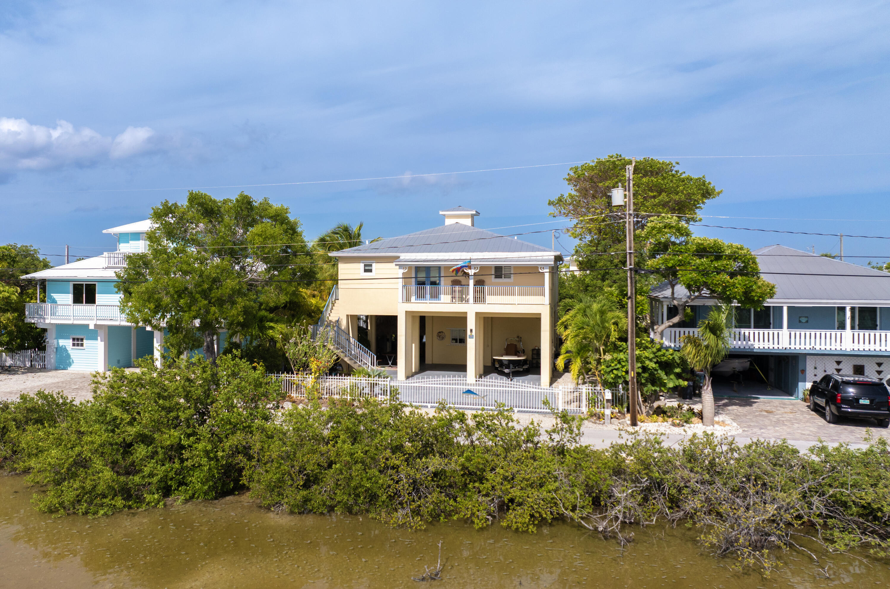 653 Indies Road
