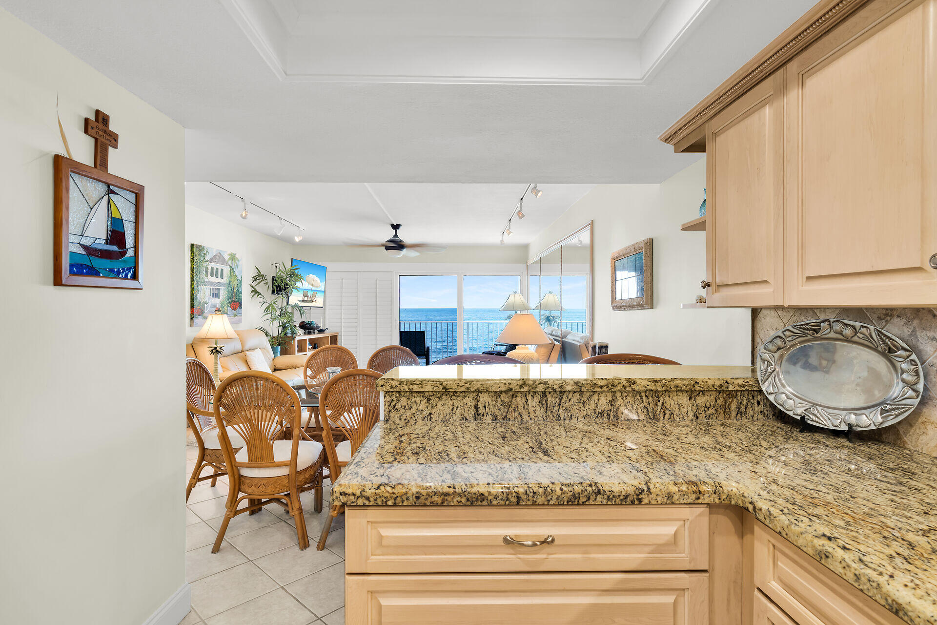 201 E Ocean Drive UNIT 208