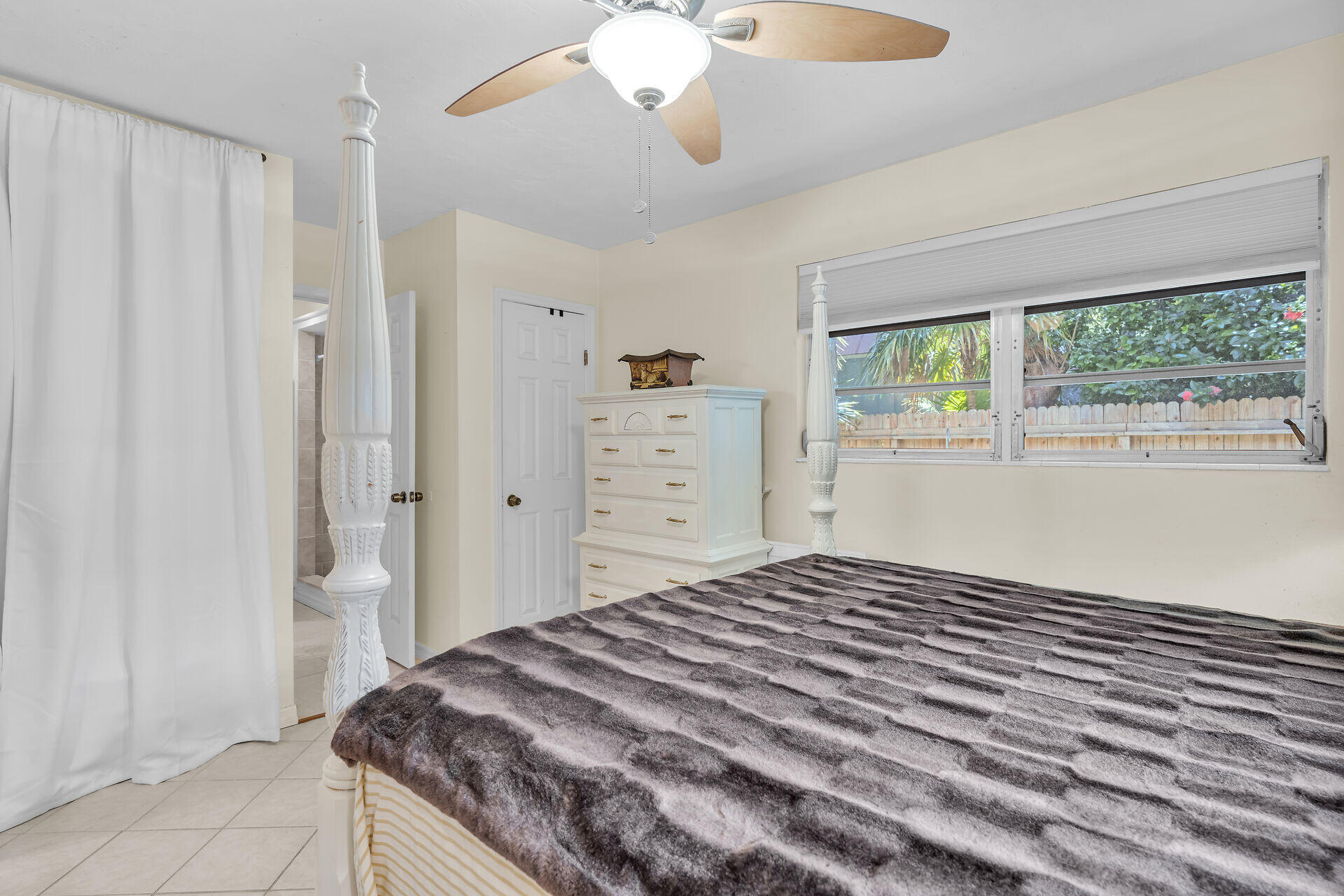 5353 Dogwood Dell Street