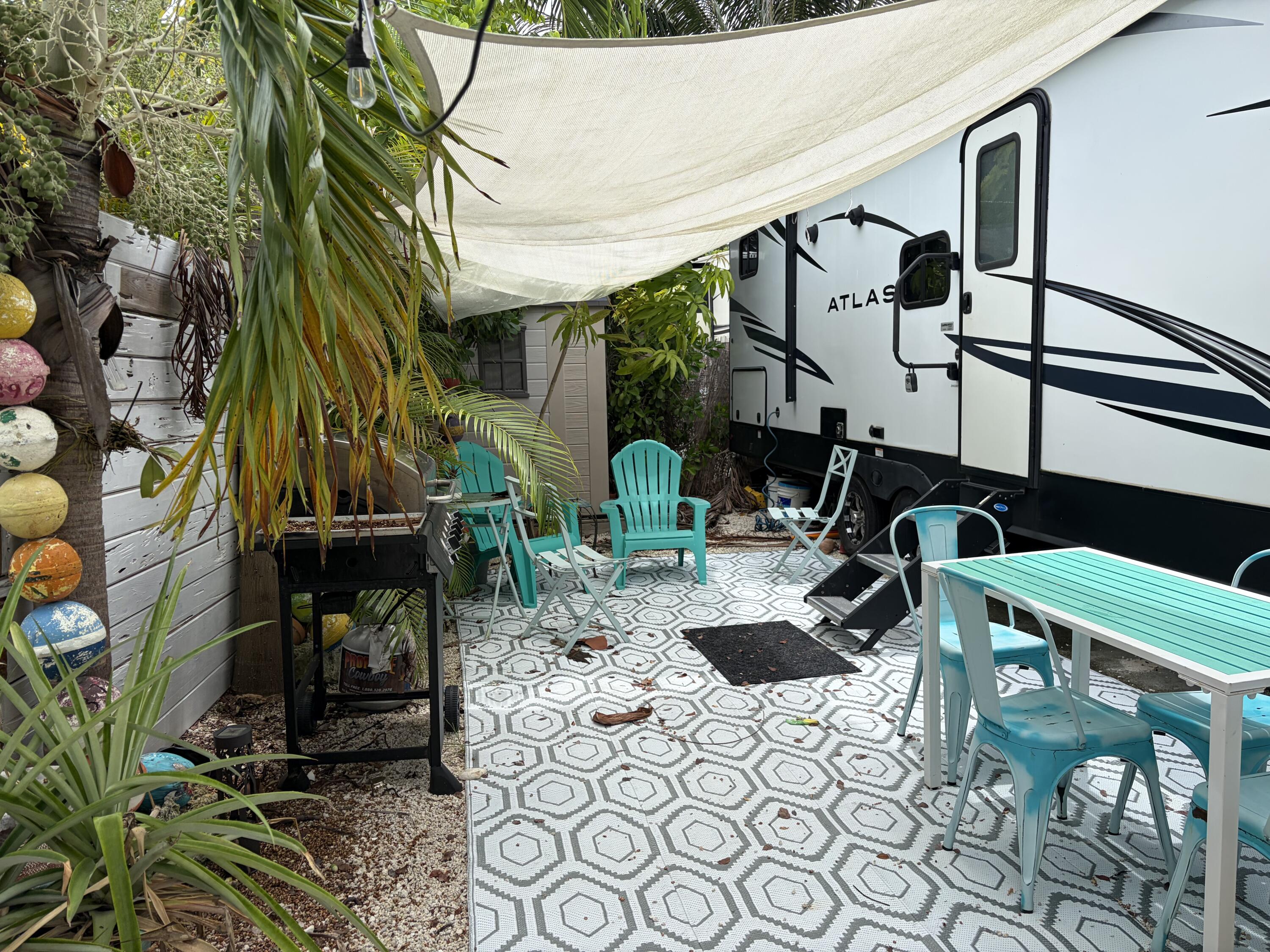 29859 Overseas Highway 27