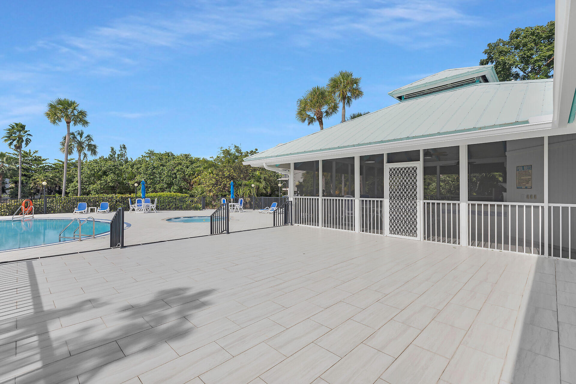6203 Gulf Of Mexico Boulevard 203