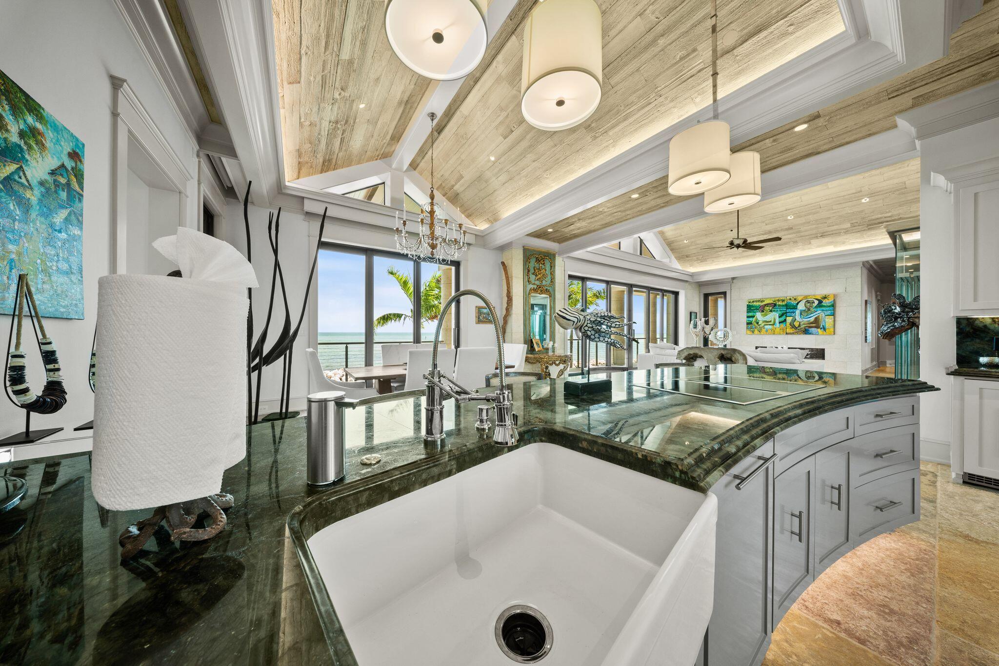 201 W Seaview Drive