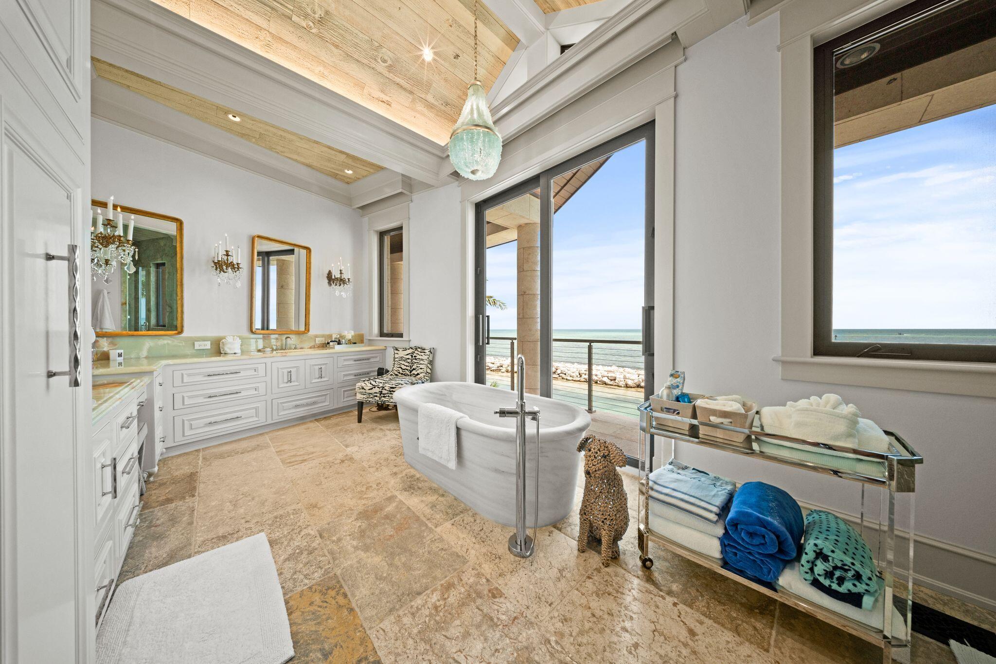 201 W Seaview Drive