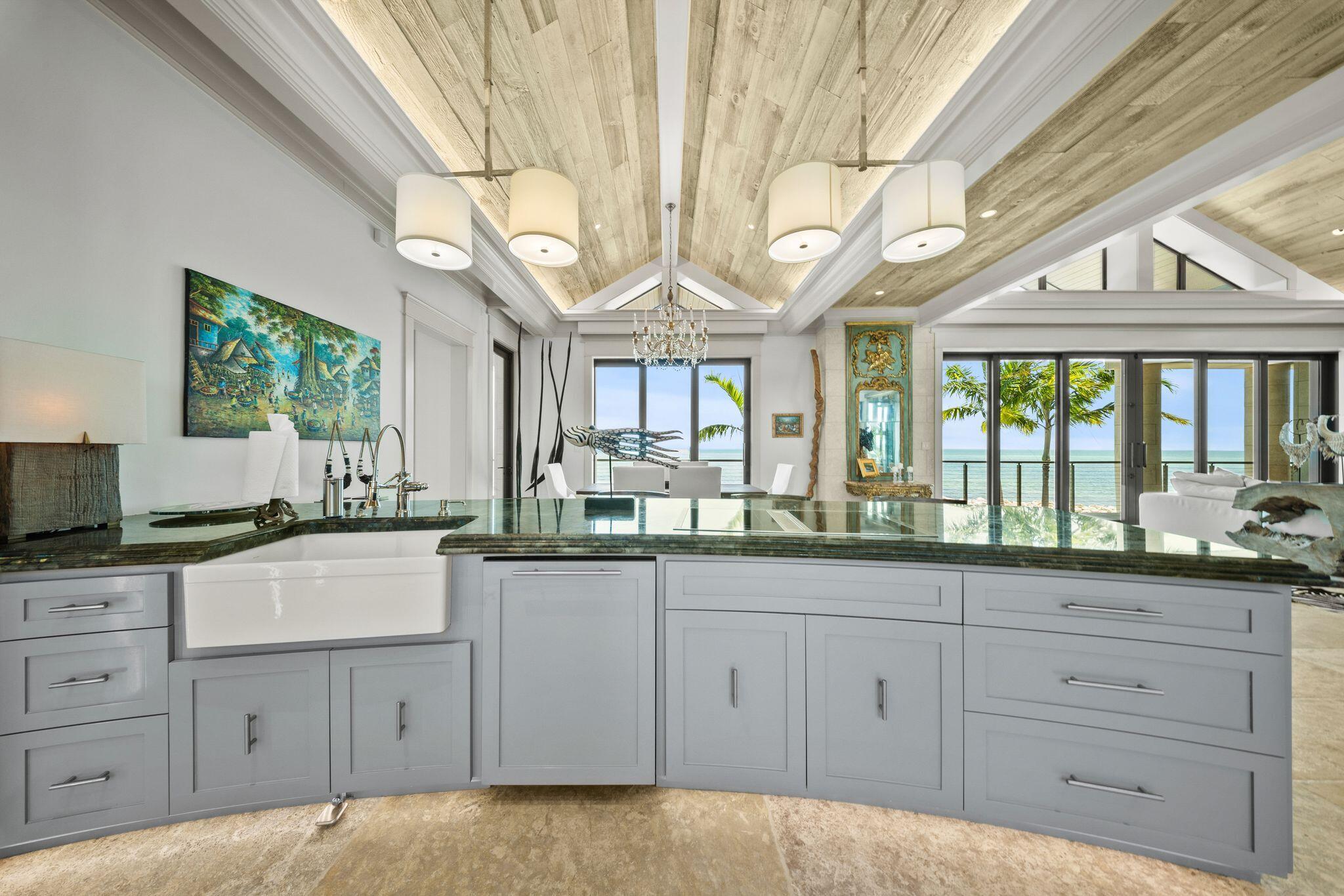 201 W Seaview Drive