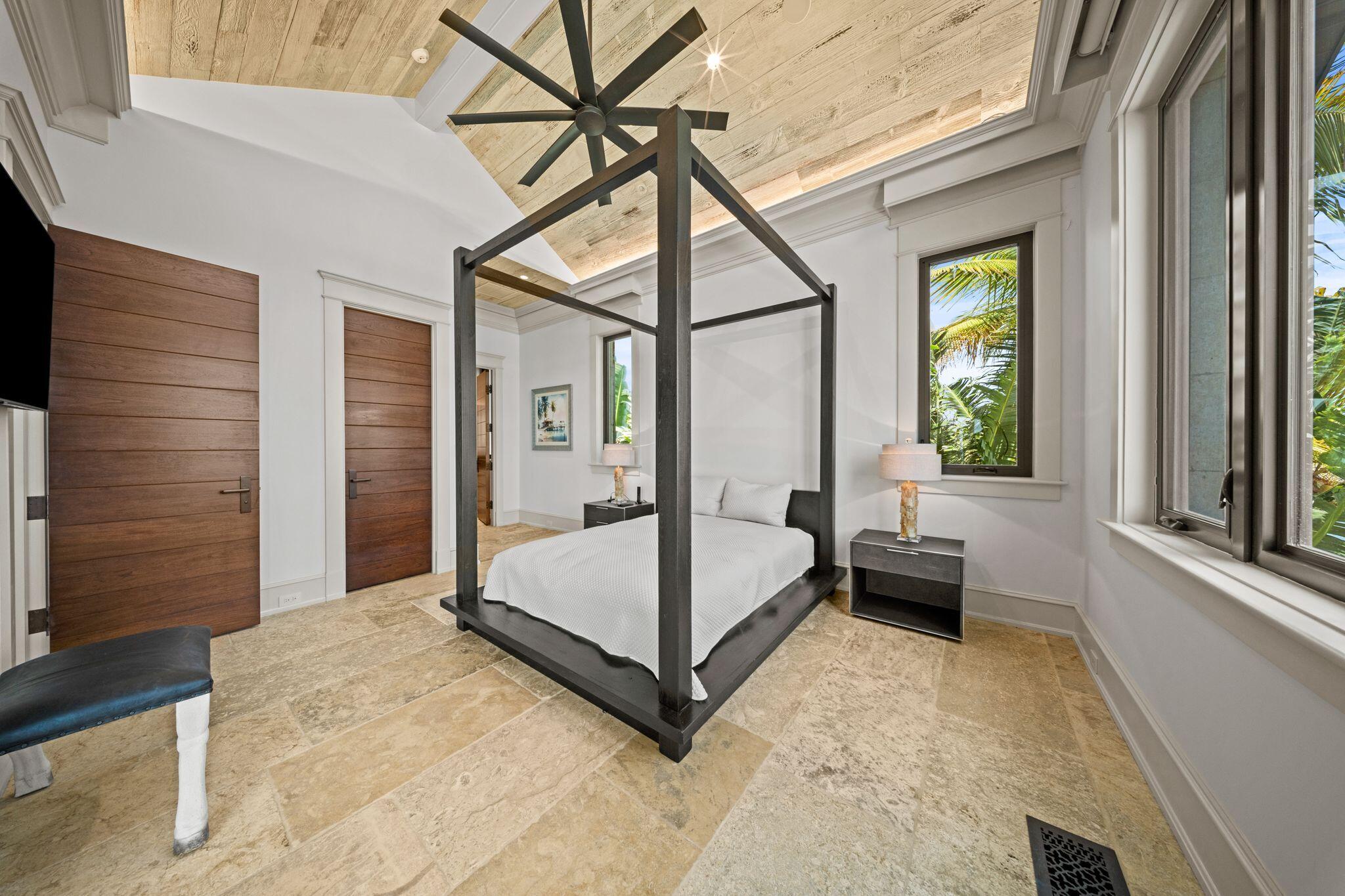 201 W Seaview Drive