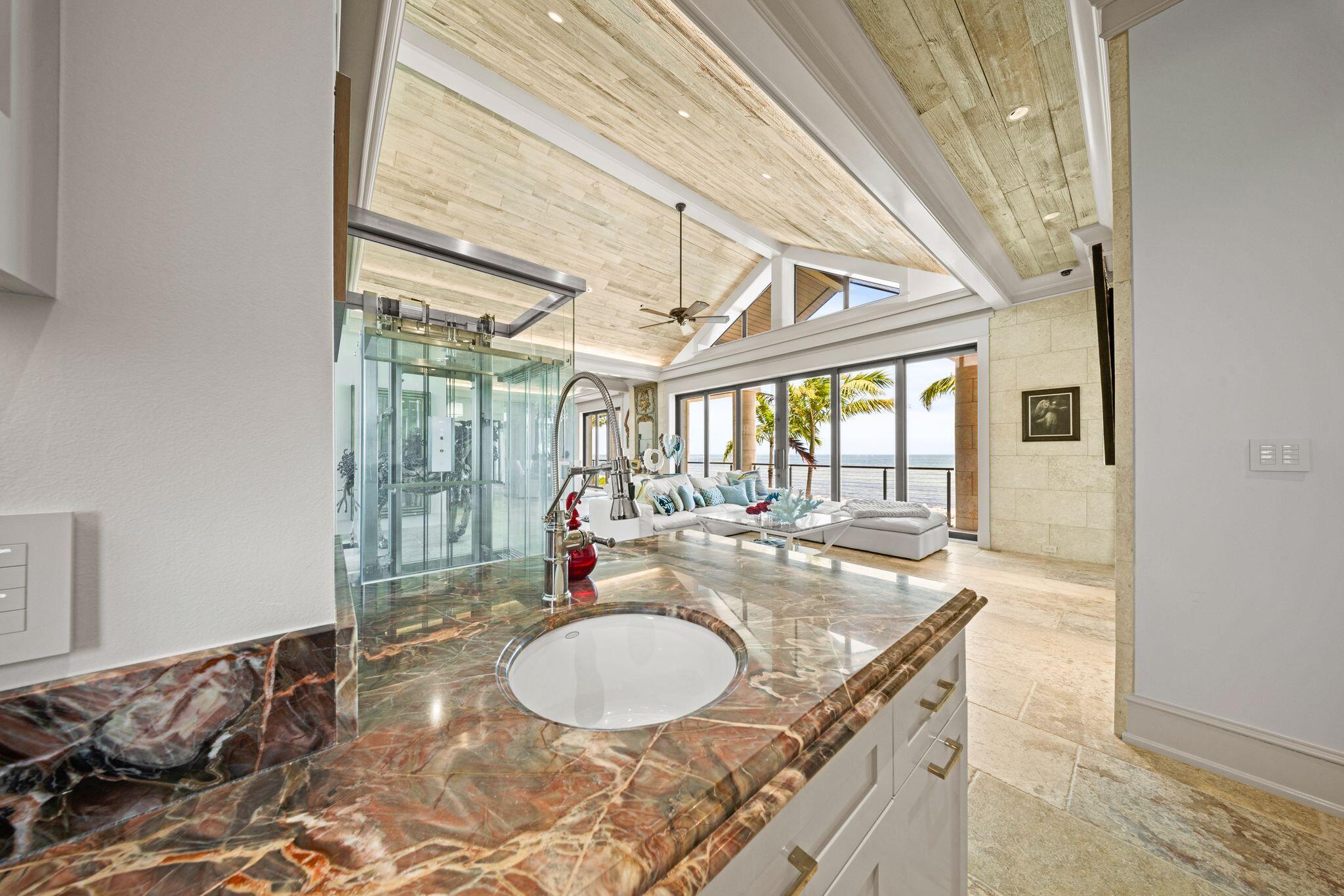 201 W Seaview Drive