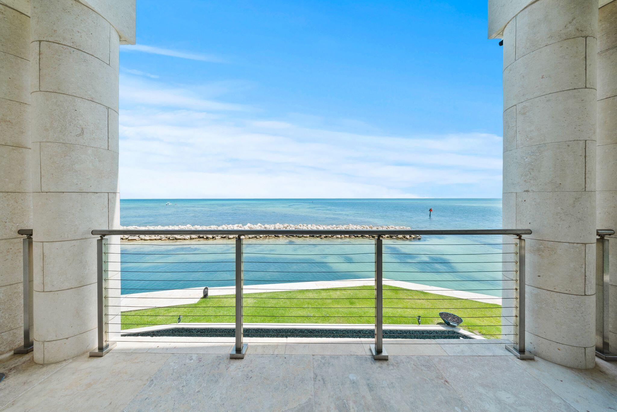 201 W Seaview Drive