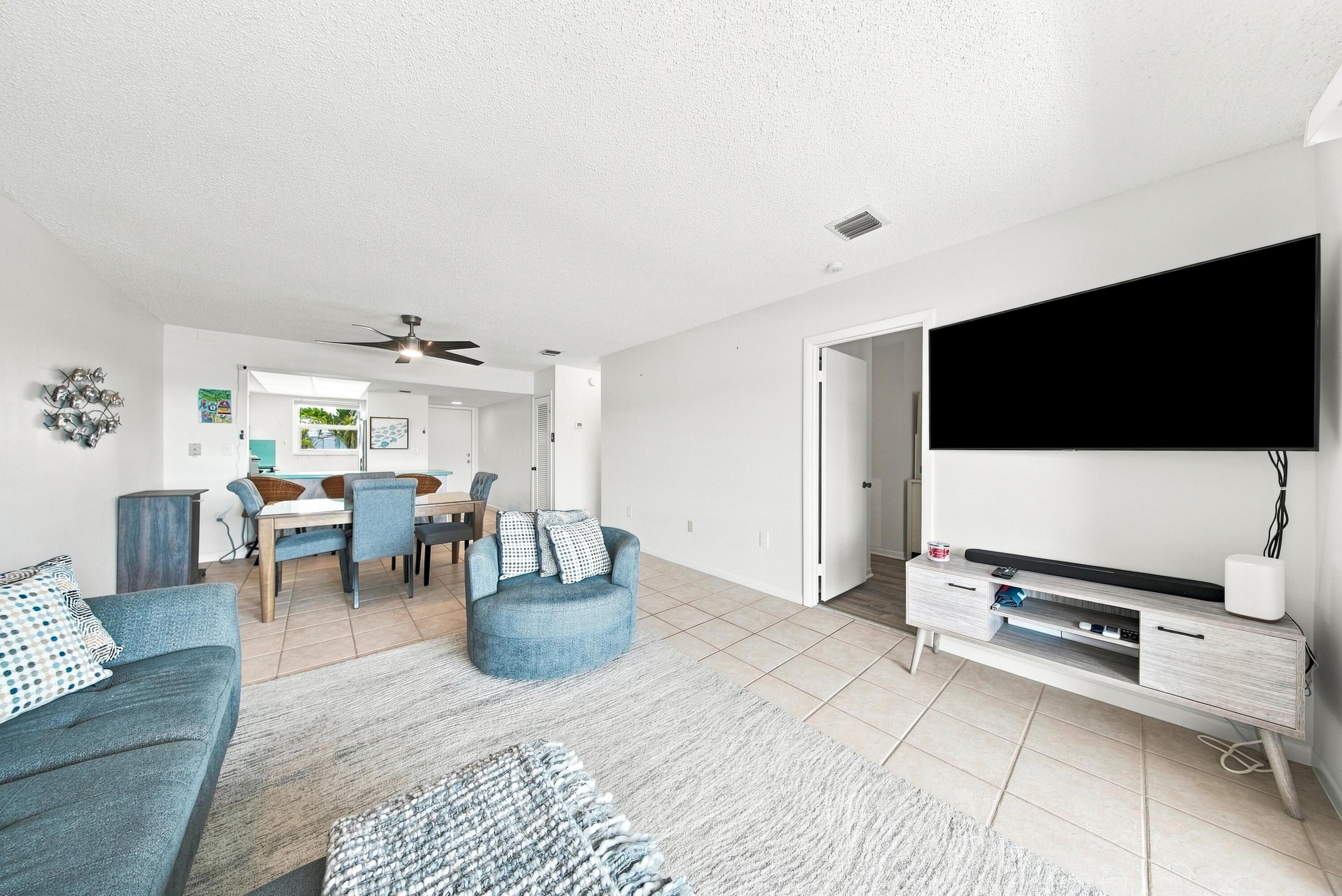 389 N Anglers Drive 206