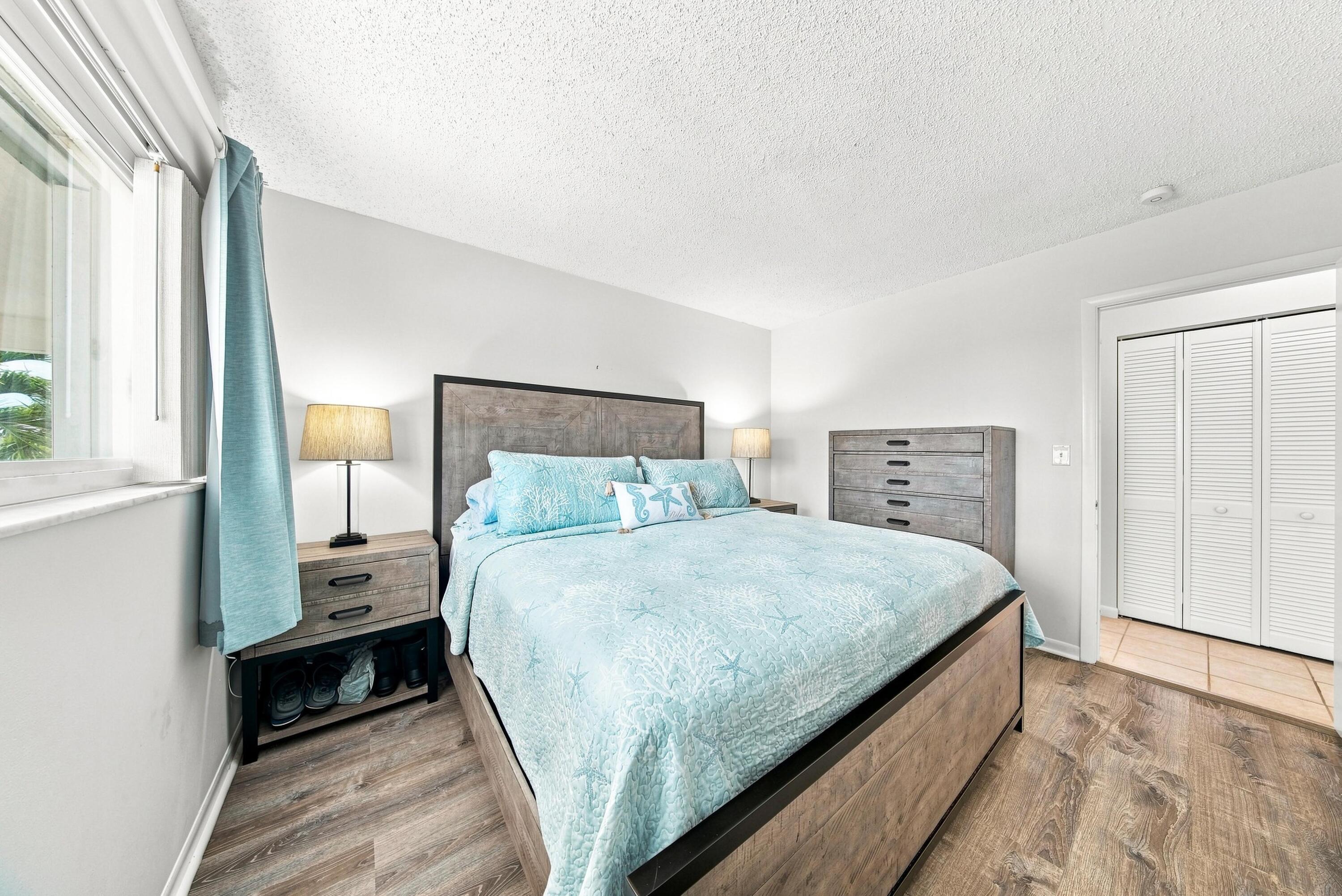 389 N Anglers Drive 206